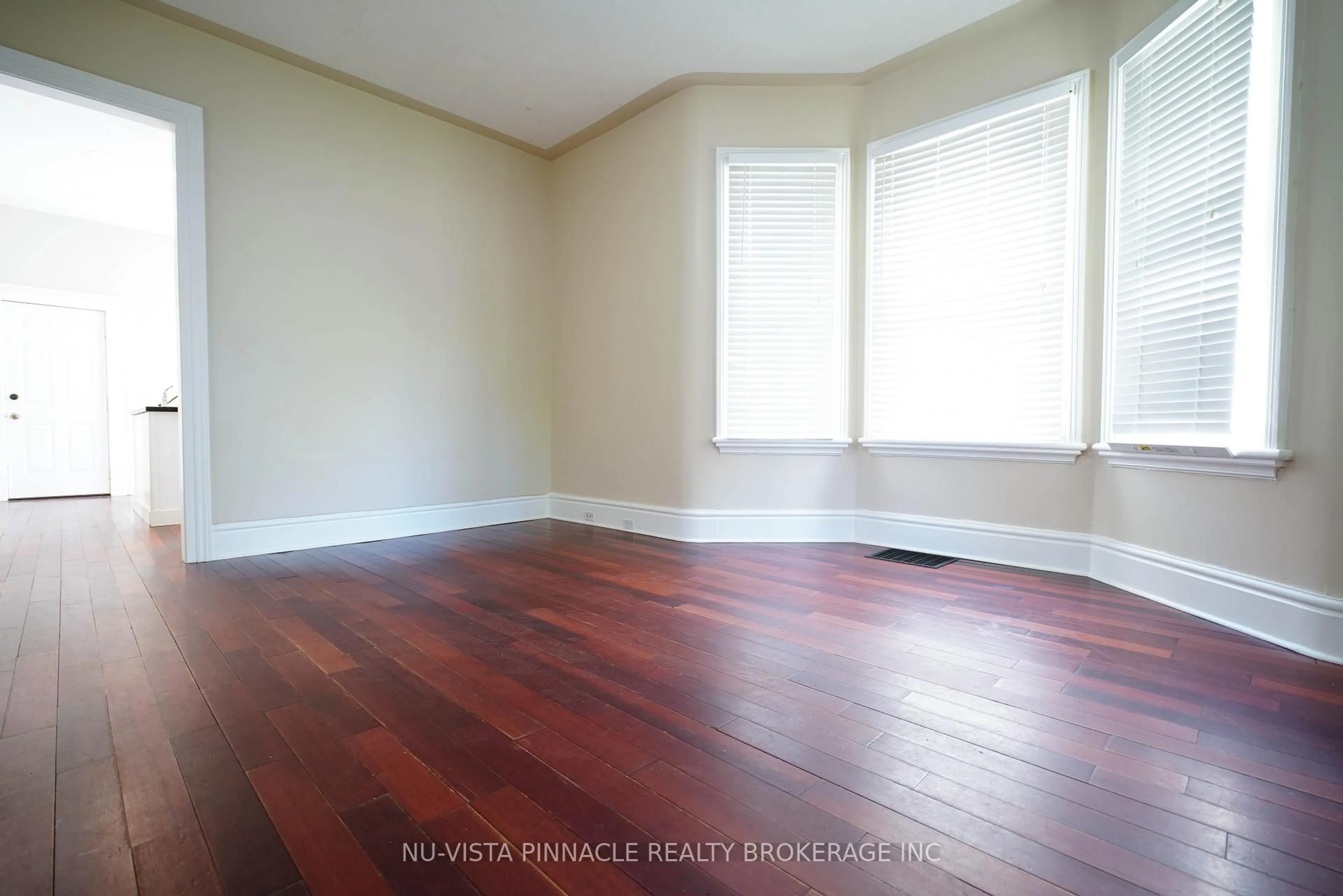 A pic of a room for 571 Dufferin Ave, London East Ontario N6B 2A5