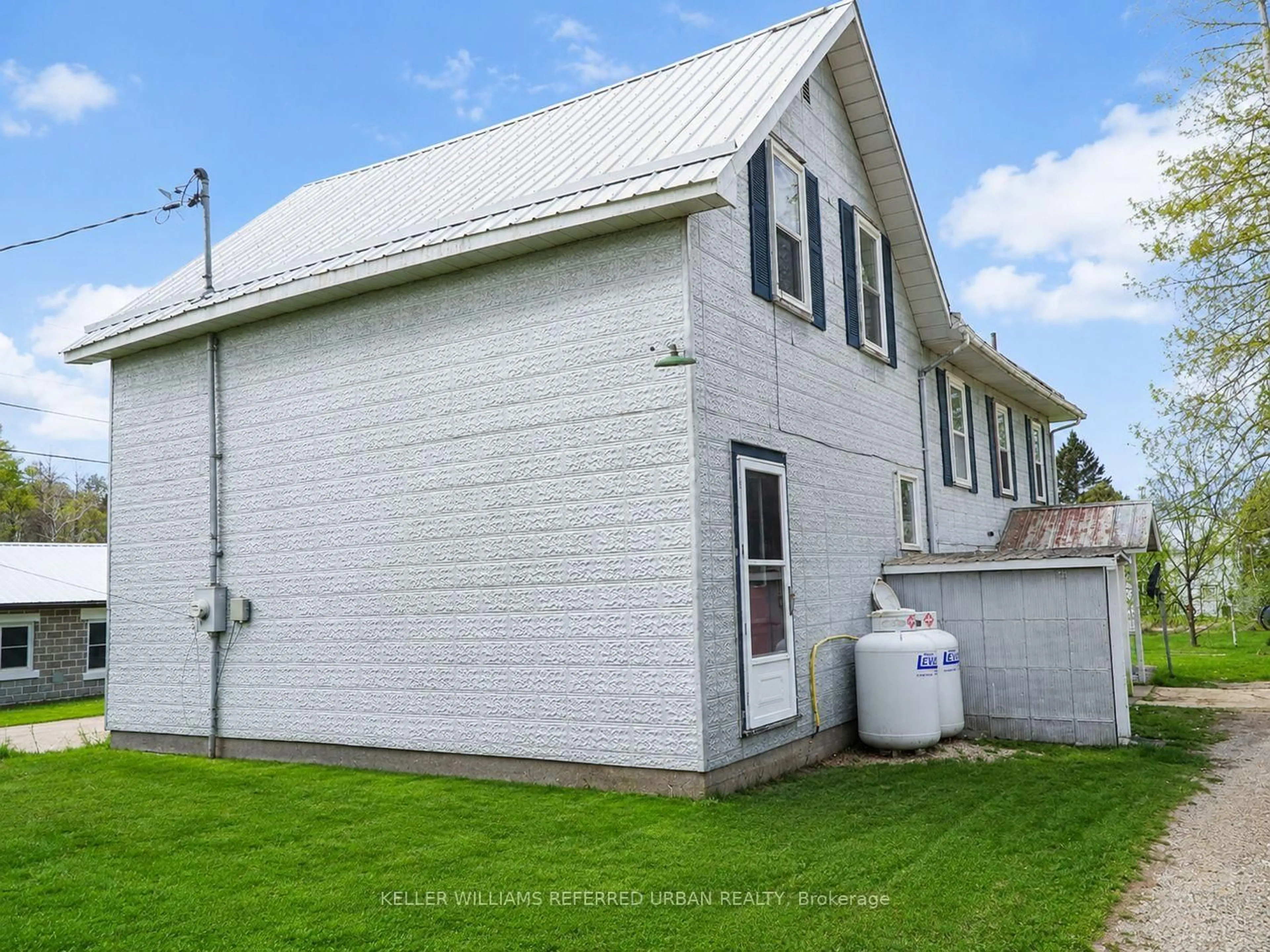 Home with vinyl exterior material, building for 1004 Brock Rd, Mountain Grove Ontario K0H 2E0
