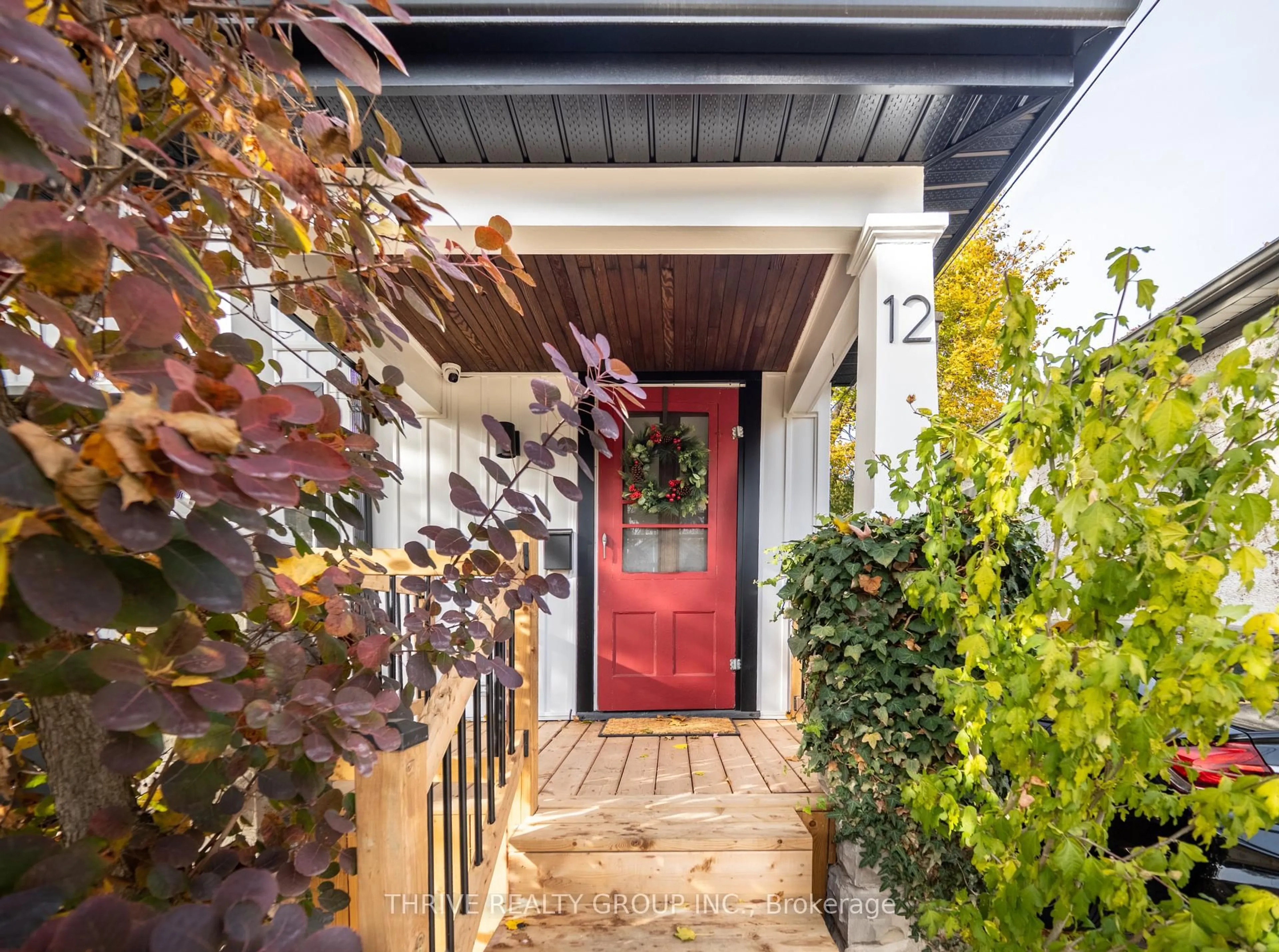 Indoor entryway for 12 Arthur St, London East Ontario N5Y 3B9