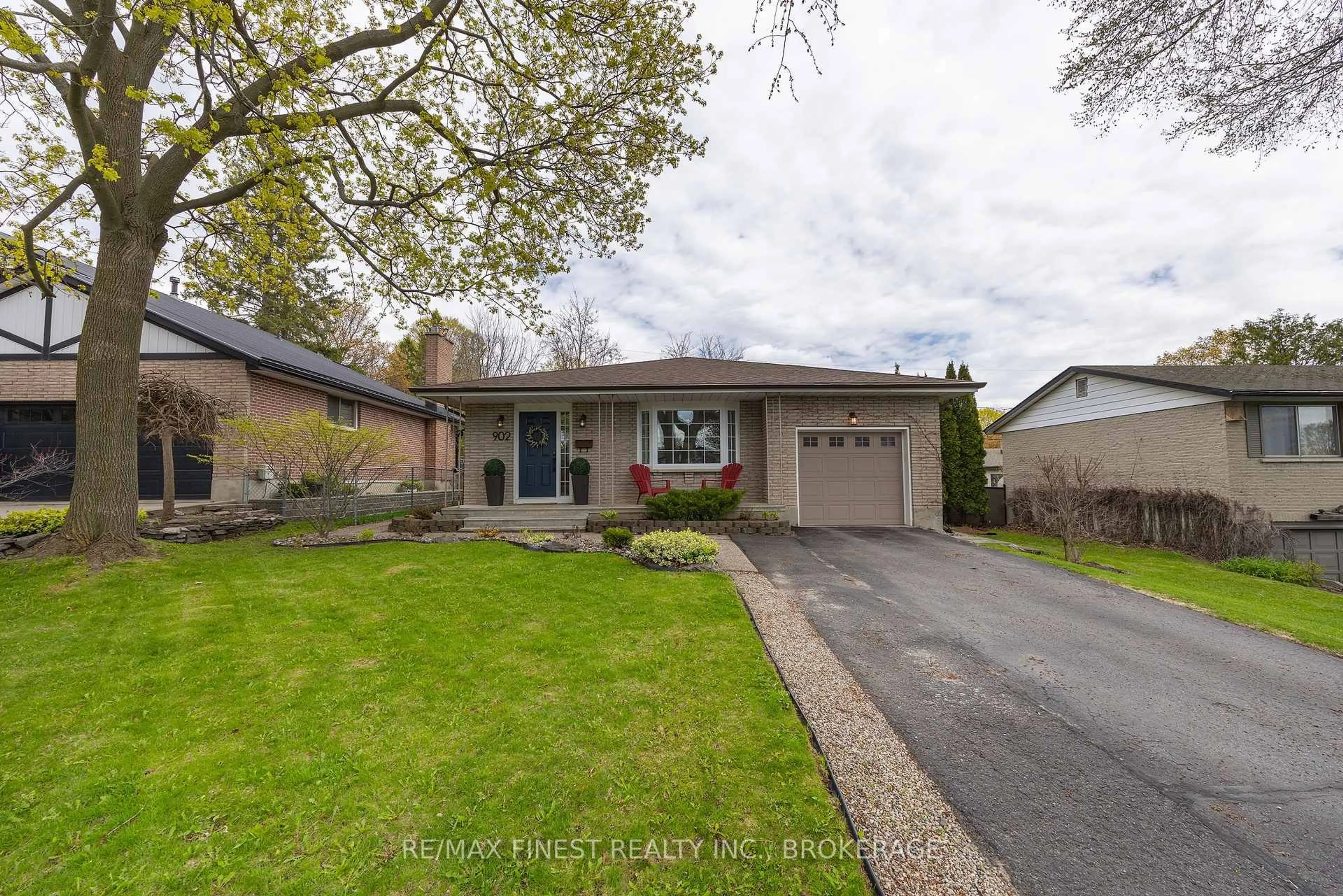 Unknown for 902 Pembridge Cres, Kingston Ontario K7M 6C5