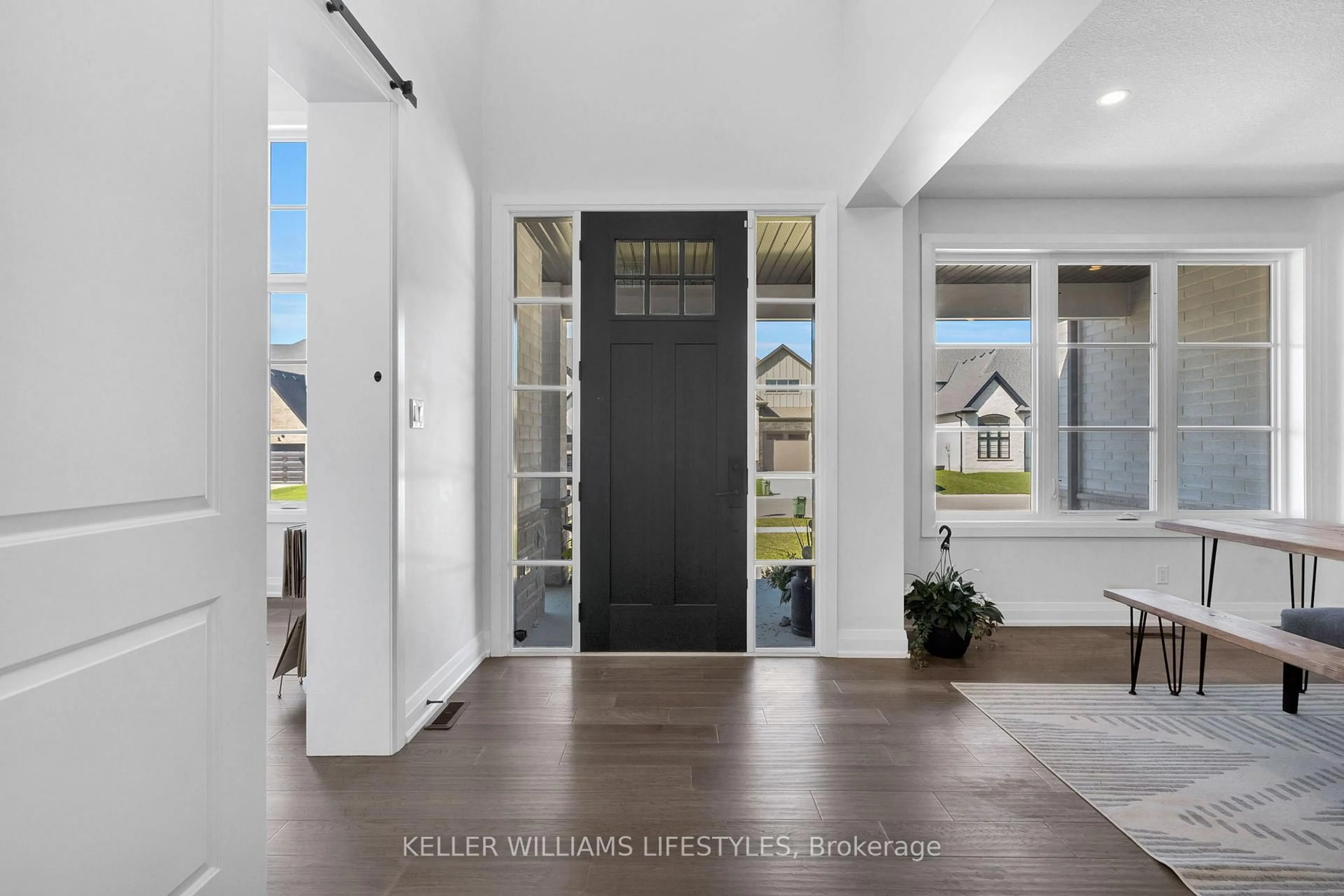 Indoor entryway for 1724 Upper West Ave, London South Ontario N6K 0K6