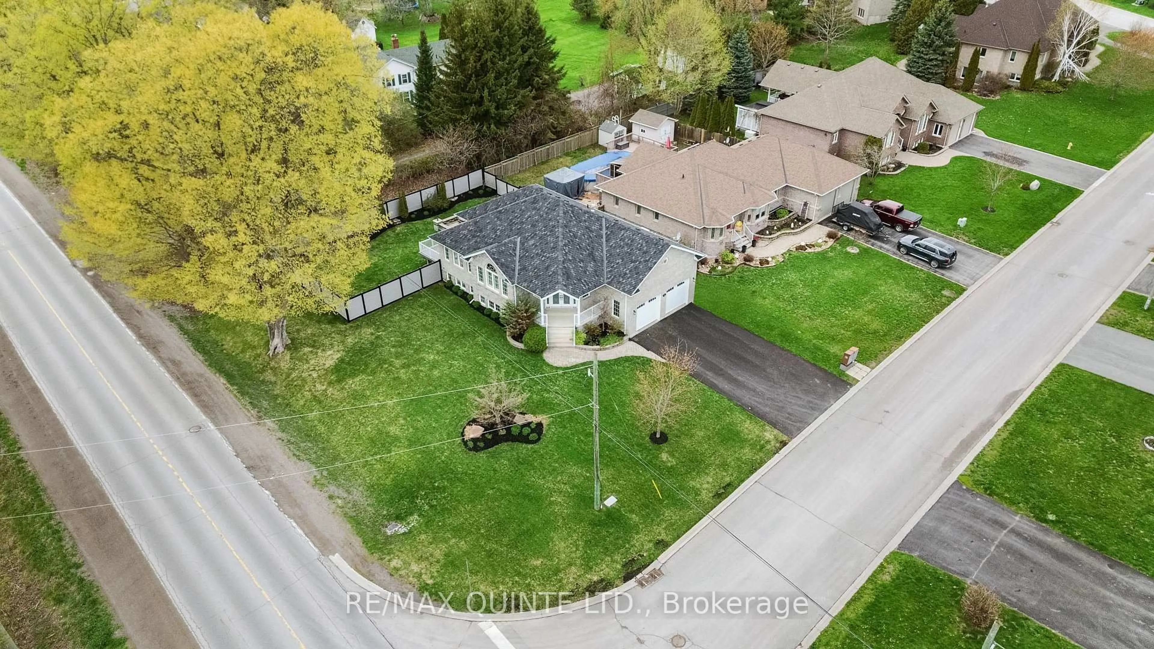 A pic from outside/outdoor area/front of a property/back of a property/a pic from drone, street for 2 Applecrest Lane, Ingleside Ontario K8V 5P4