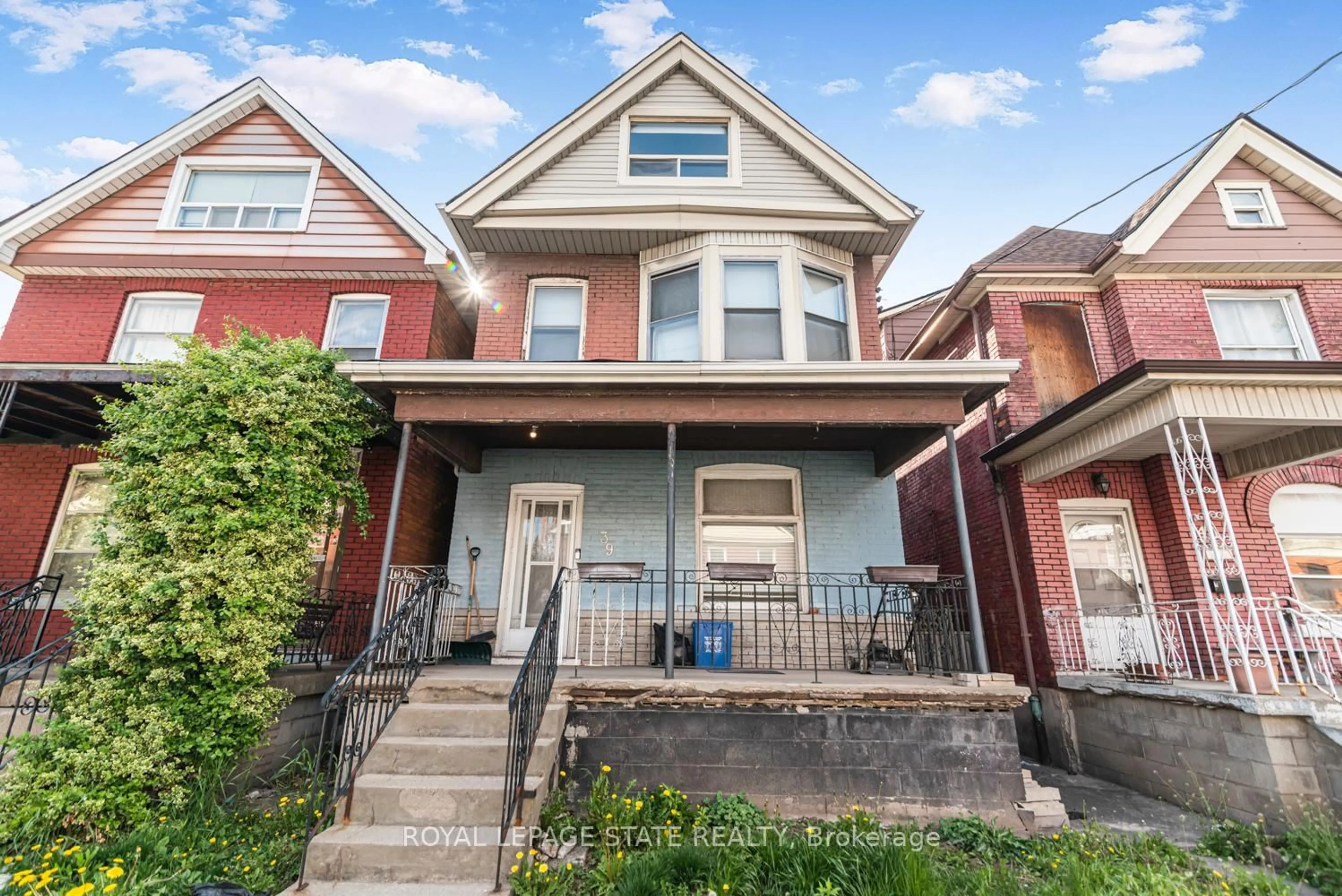 Home with brick exterior material, street for 39 Arthur Ave, Hamilton Ontario L8L 6C7