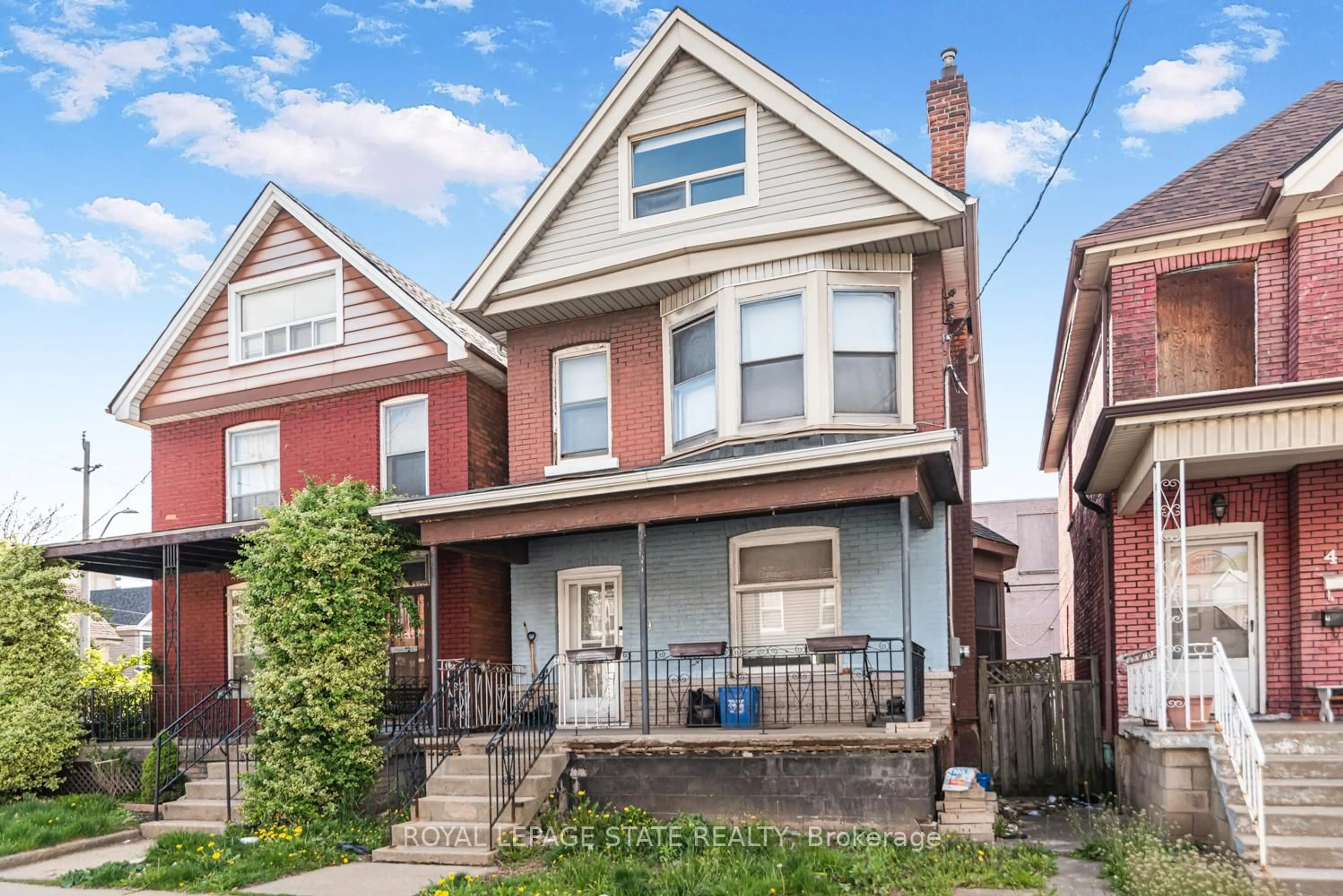 Home with brick exterior material, street for 39 Arthur Ave, Hamilton Ontario L8L 6C7