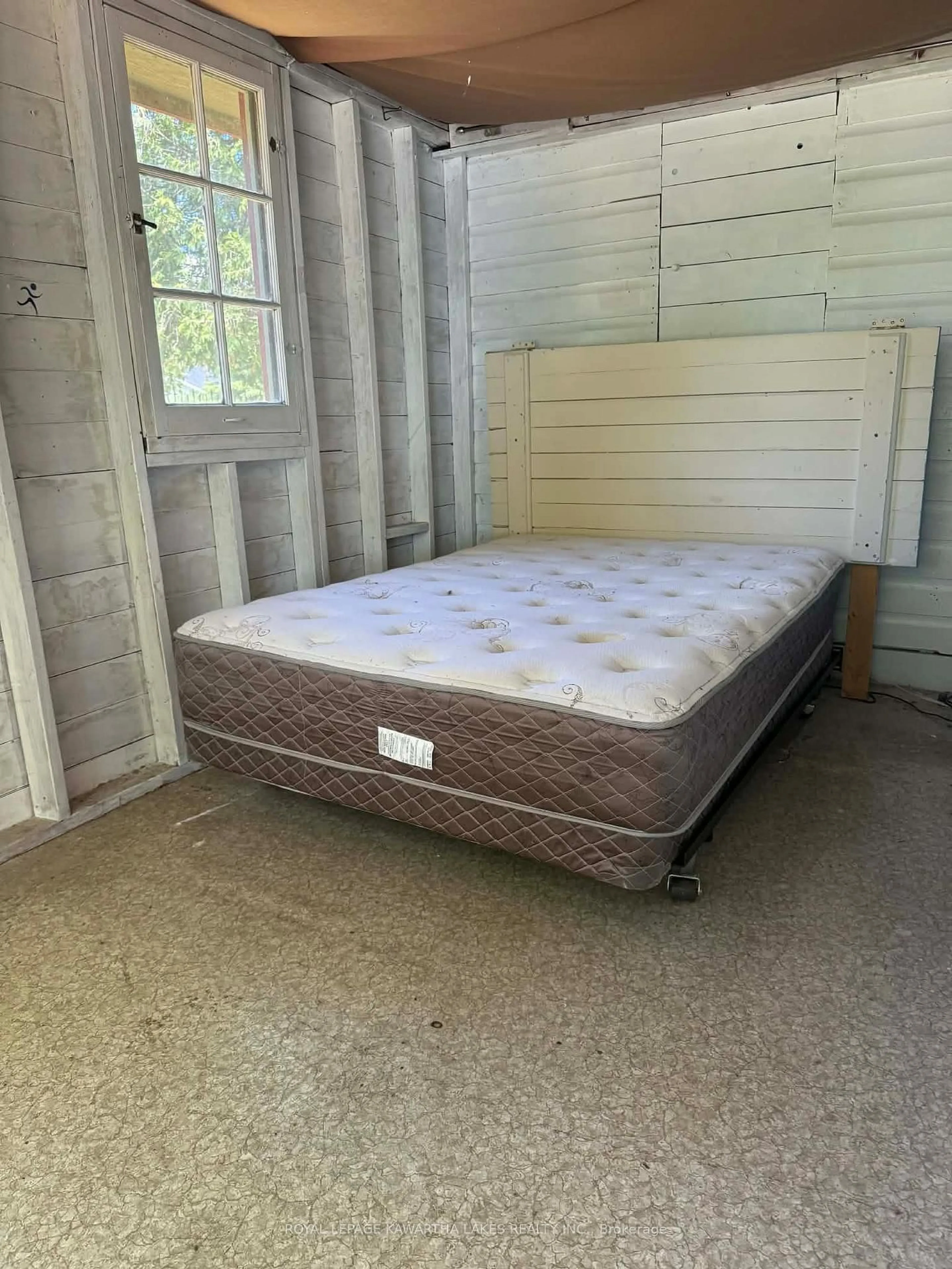 Bedroom with bed, unknown for 8 Sturgeon Glen Rd, Kawartha Lakes Ontario K0M 1N0