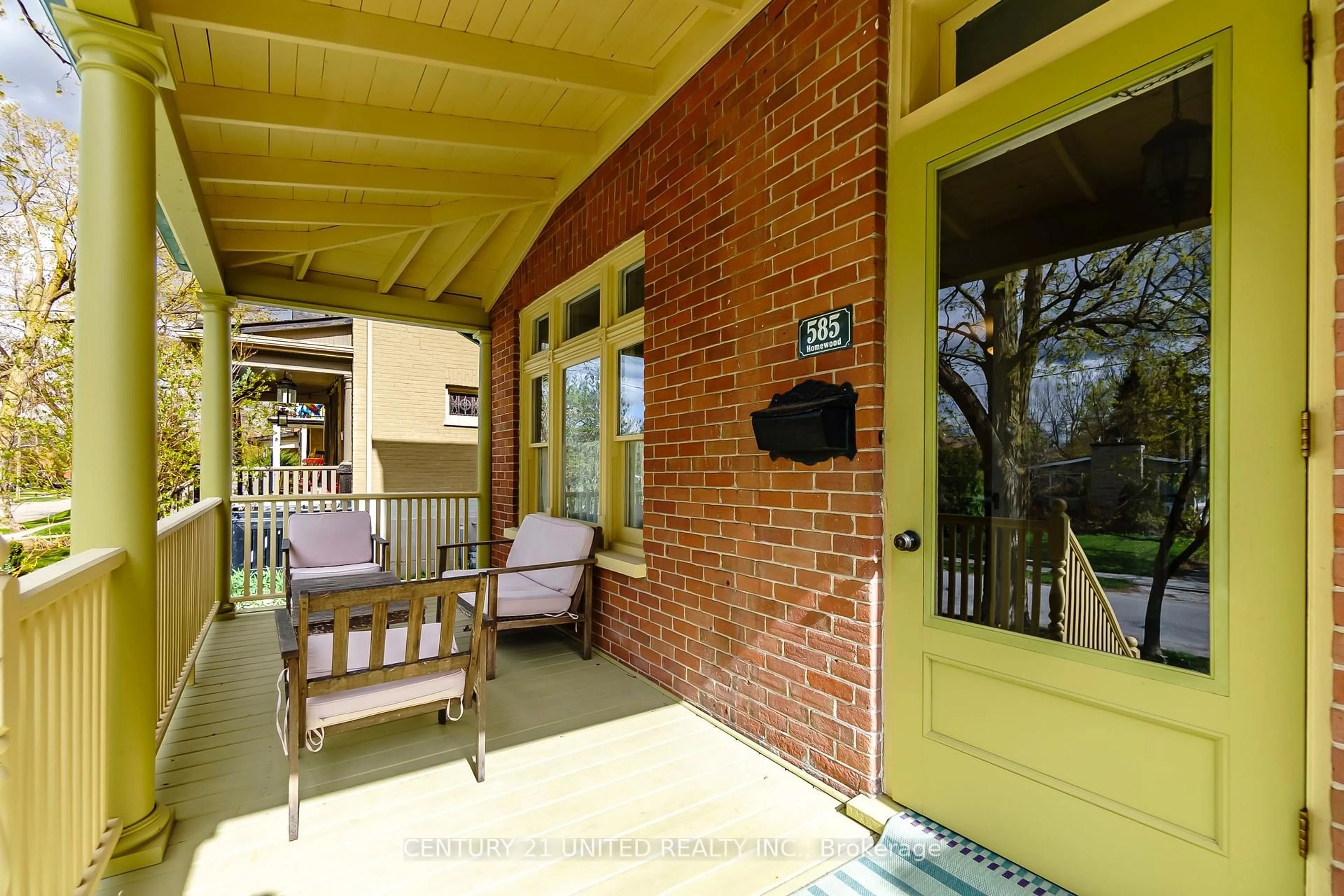 Patio, street for 585 Homewood Ave, Peterborough Ontario K9H 2N4