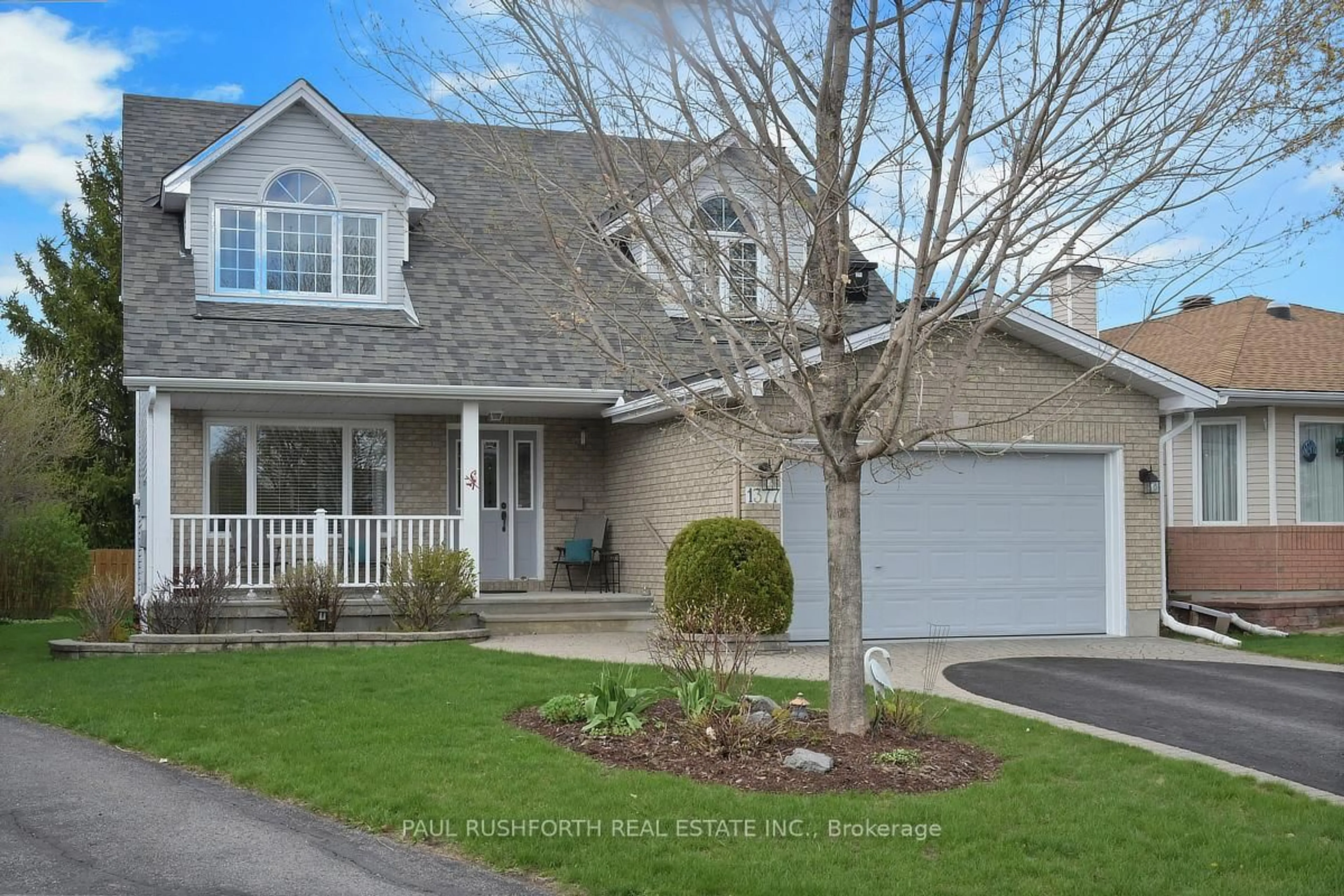 Home with vinyl exterior material, street for 1377 Caravel Cres, Ottawa Ontario K1E 3X4