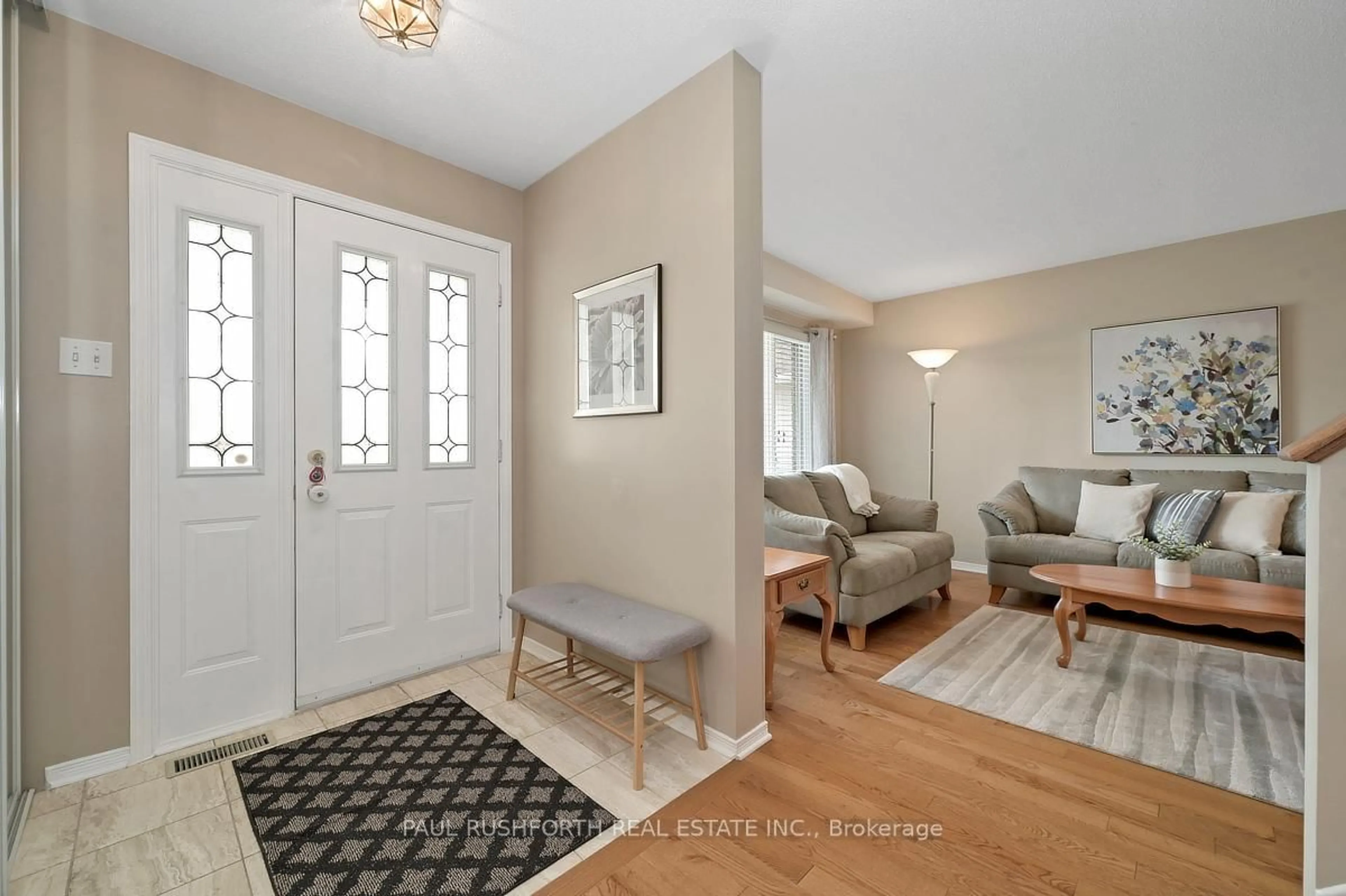 Indoor entryway for 1377 Caravel Cres, Ottawa Ontario K1E 3X4