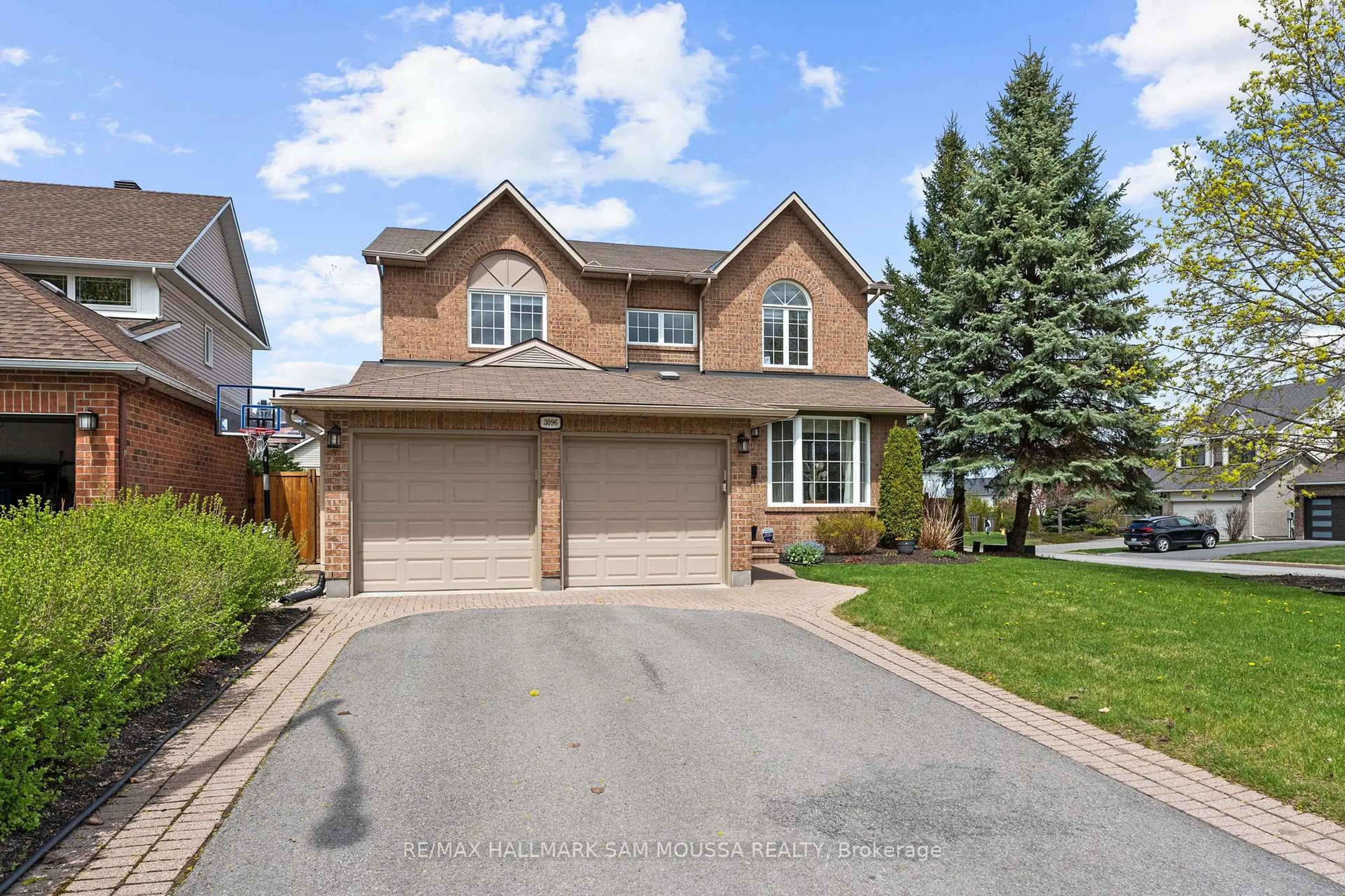 Home with brick exterior material, street for 3096 Apple Hill Dr, Ottawa Ontario K1T 3Z2