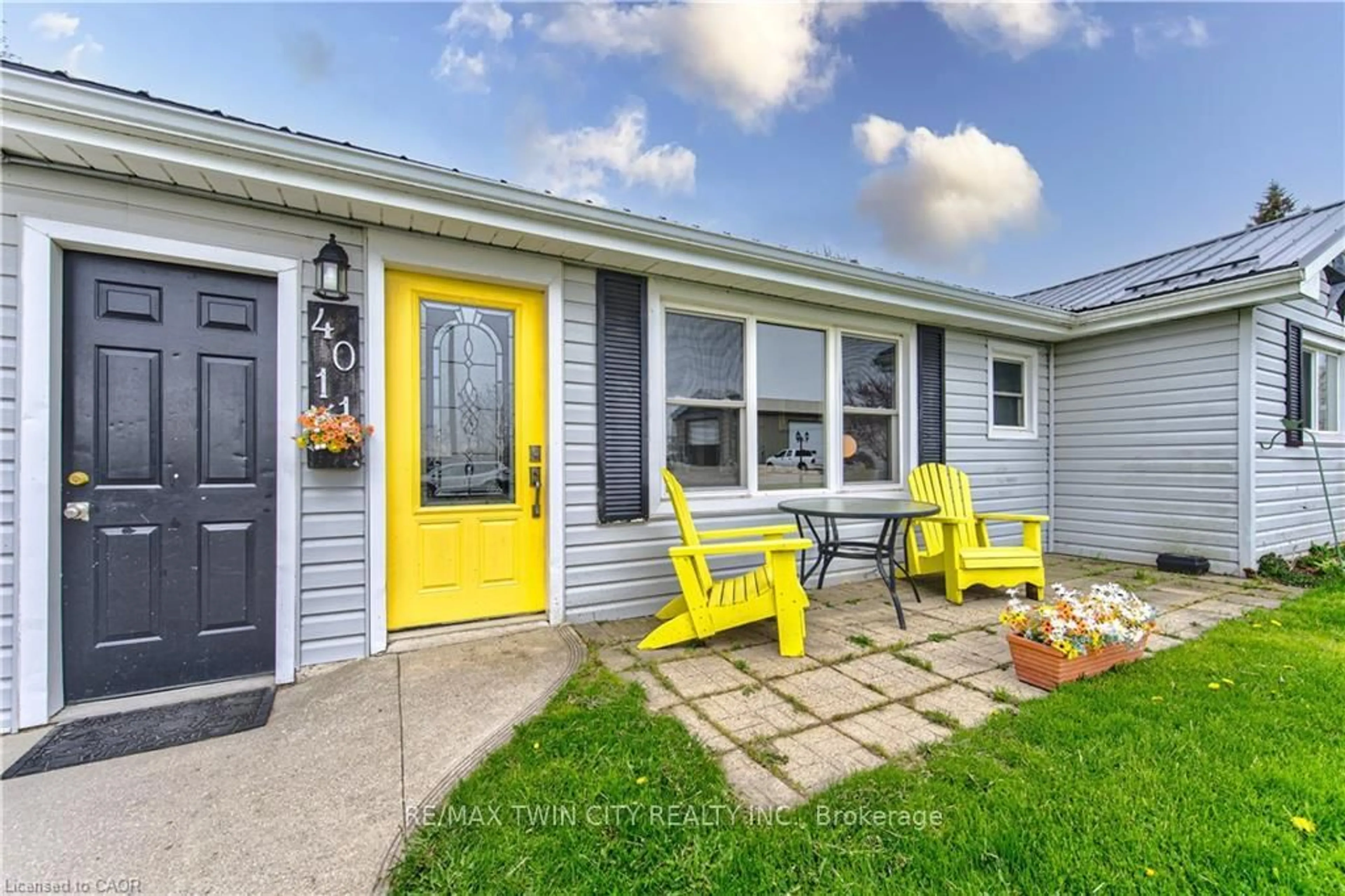 Home with vinyl exterior material, street for 4011 ROAD 125, Perth East Ontario N5A 6S6