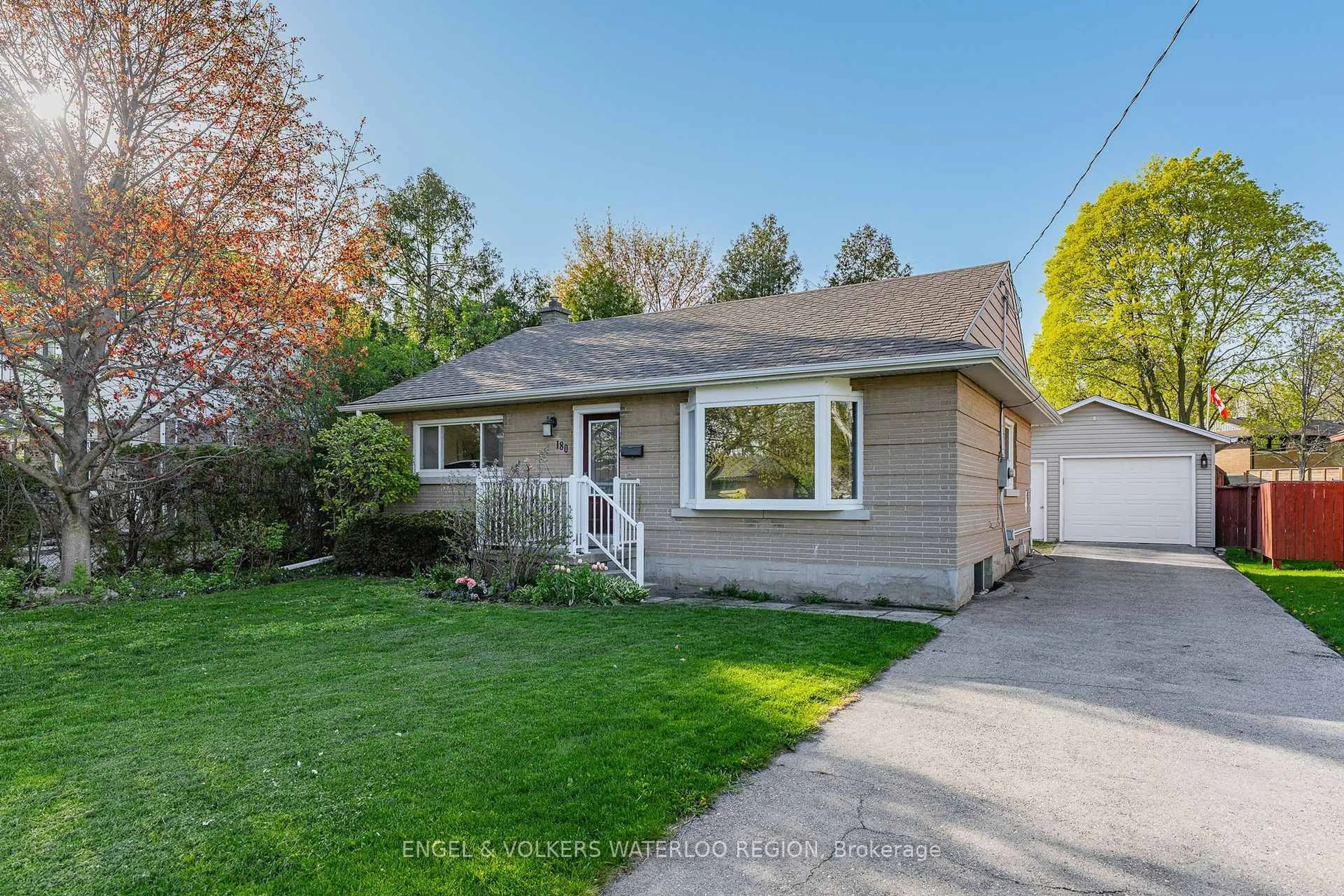 Home with vinyl exterior material, street for 180 Murdock Ave, Waterloo Ontario N2J 2M5