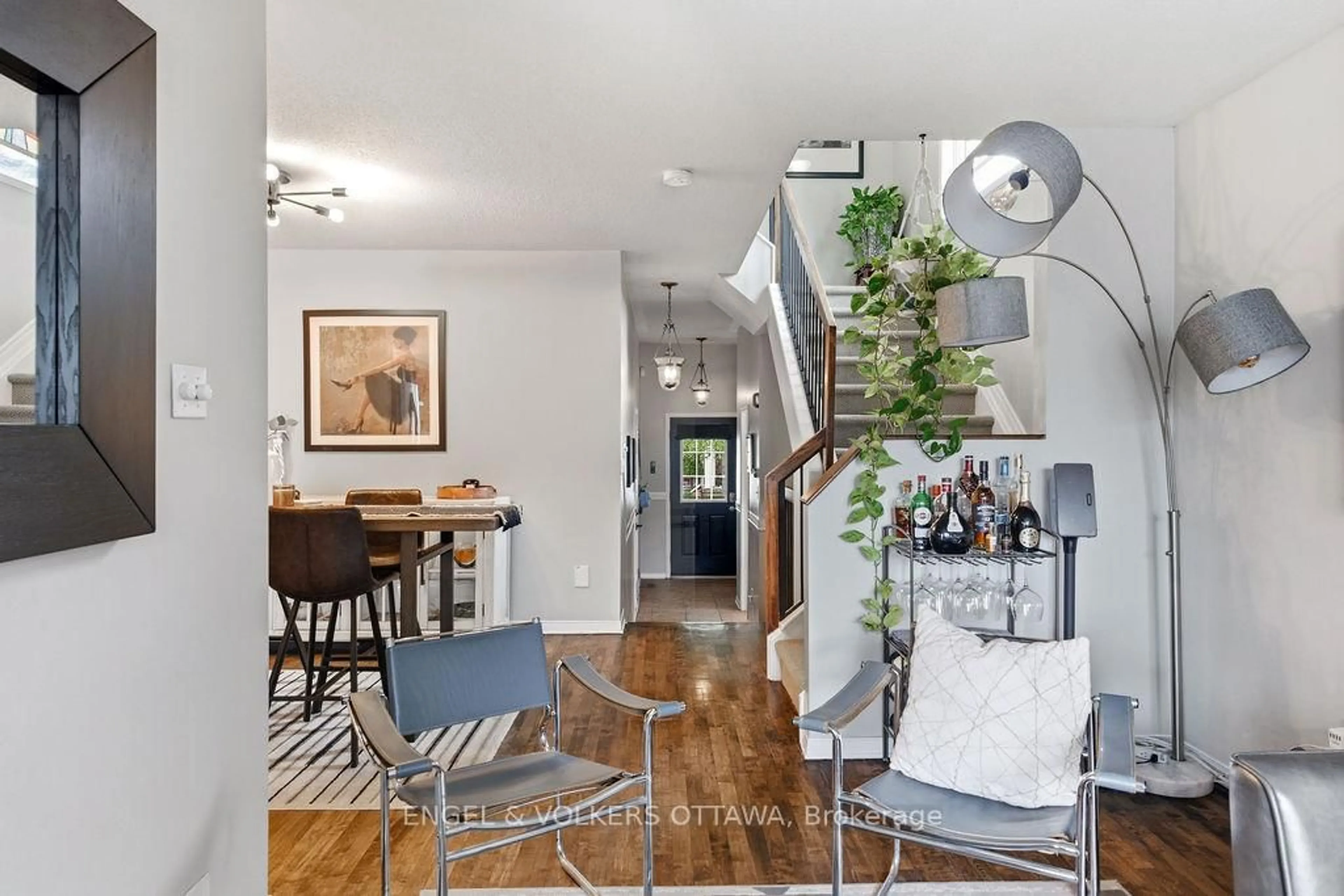 Unknown for 371 Hillsboro Private, Ottawa Ontario K2M 3B1