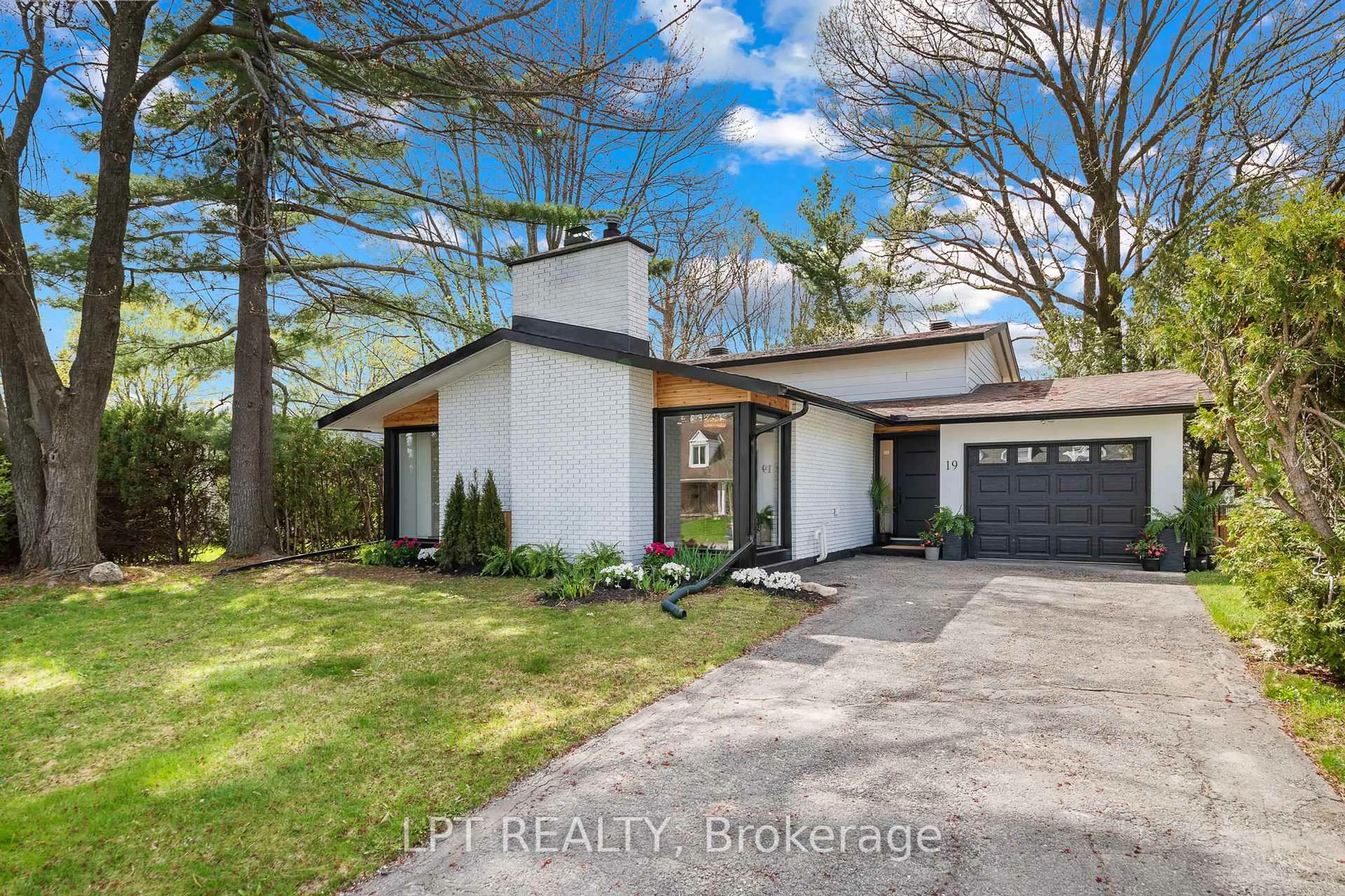Unknown for 19 Moorcroft Rd, Ottawa Ontario K2G 0M6
