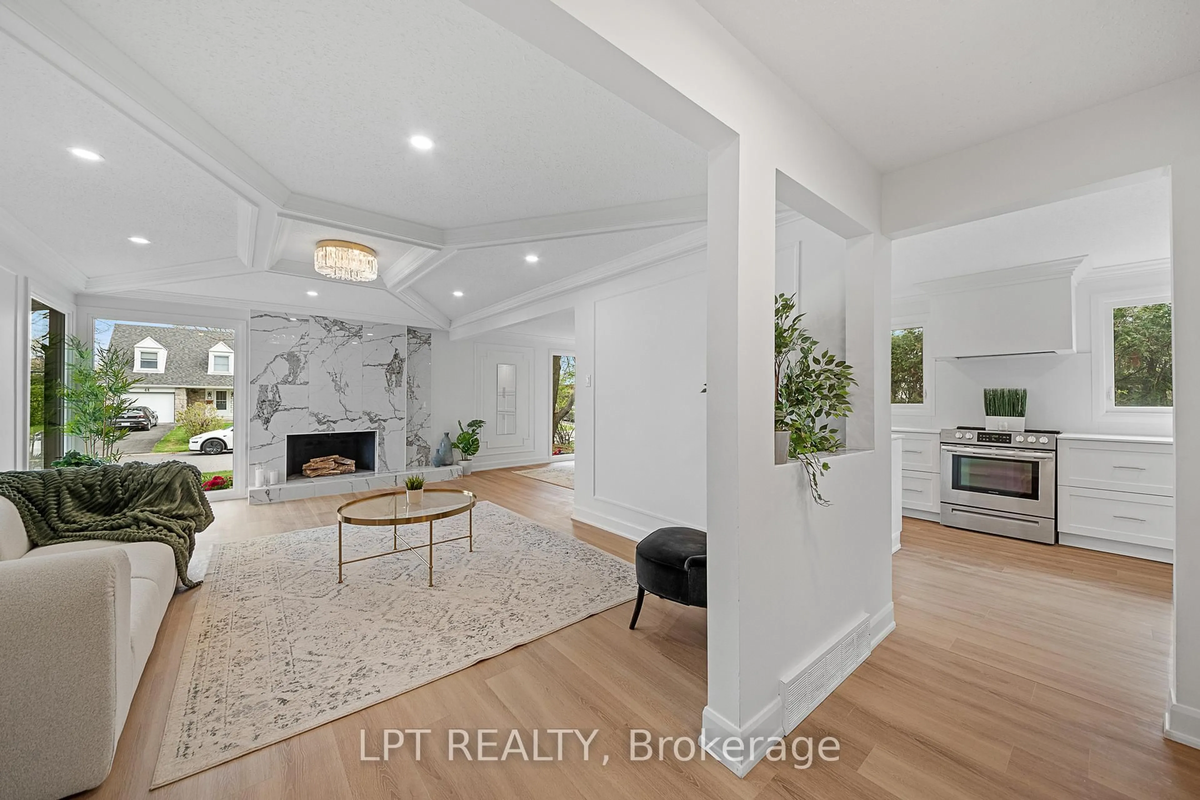 Indoor entryway for 19 Moorcroft Rd, Ottawa Ontario K2G 0M6