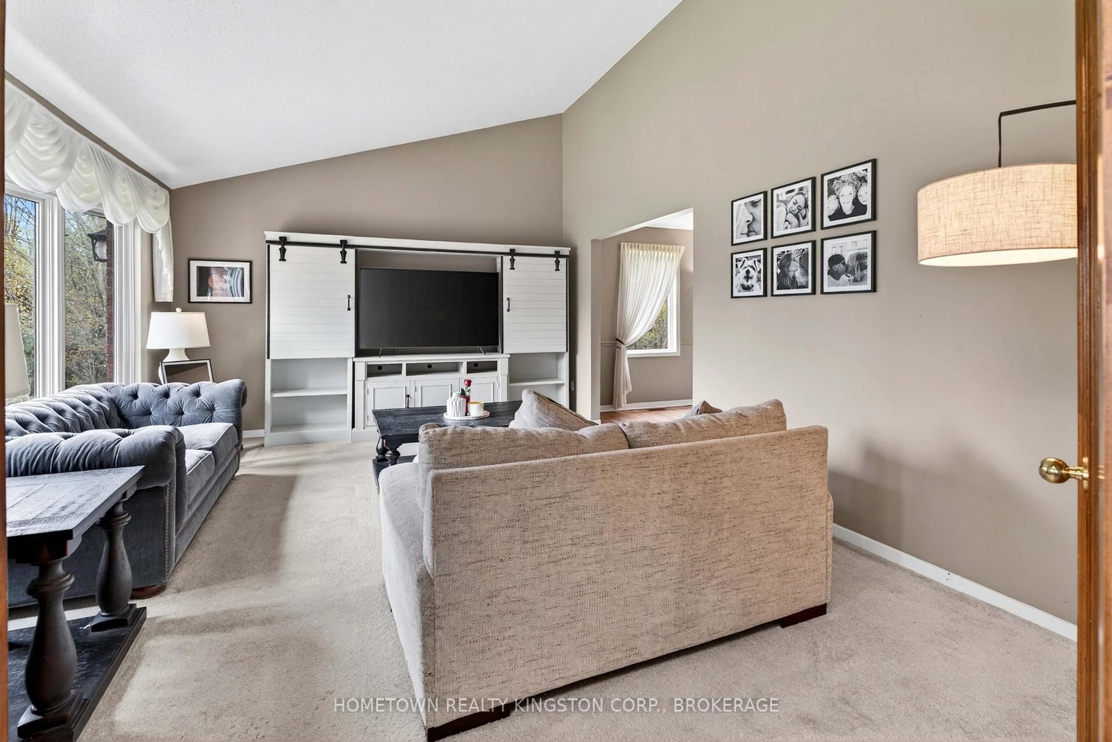 Living room with furniture, unknown for 1103 Cliffside Dr, Sydenham Ontario K0H 2T0