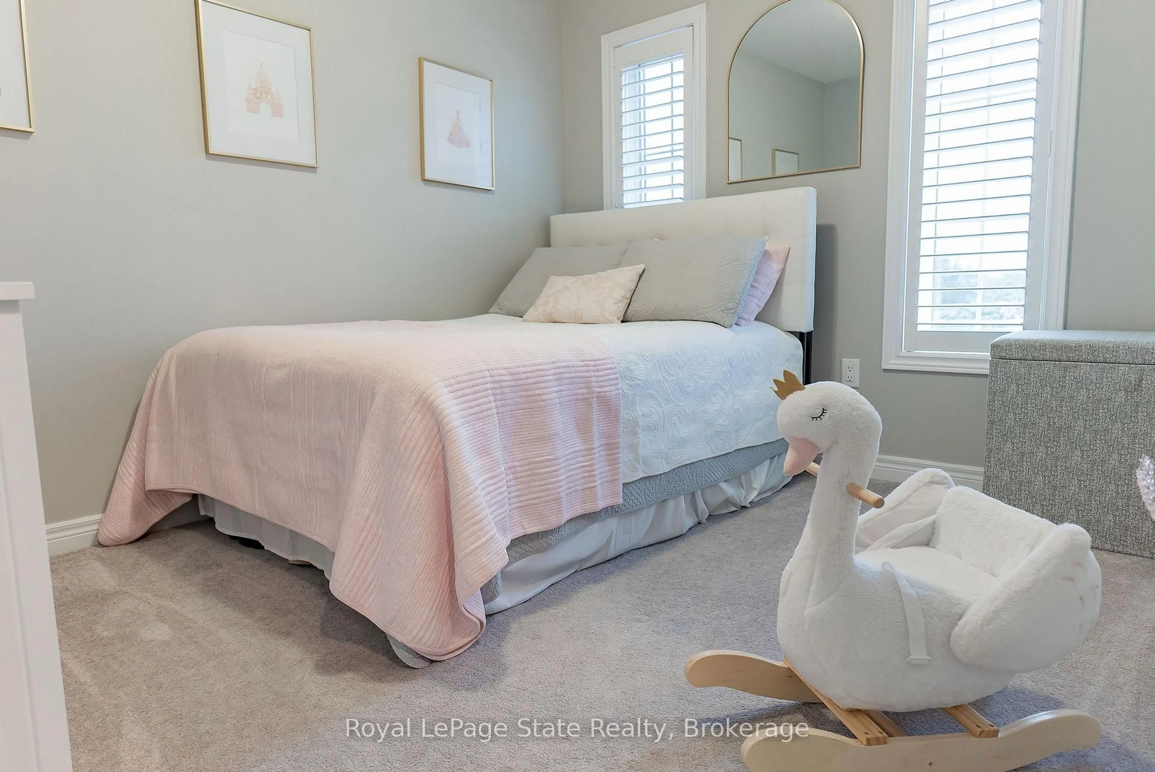 Bedroom with bed, unknown for 4 Garlent Ave, Hamilton Ontario L9G 3K9