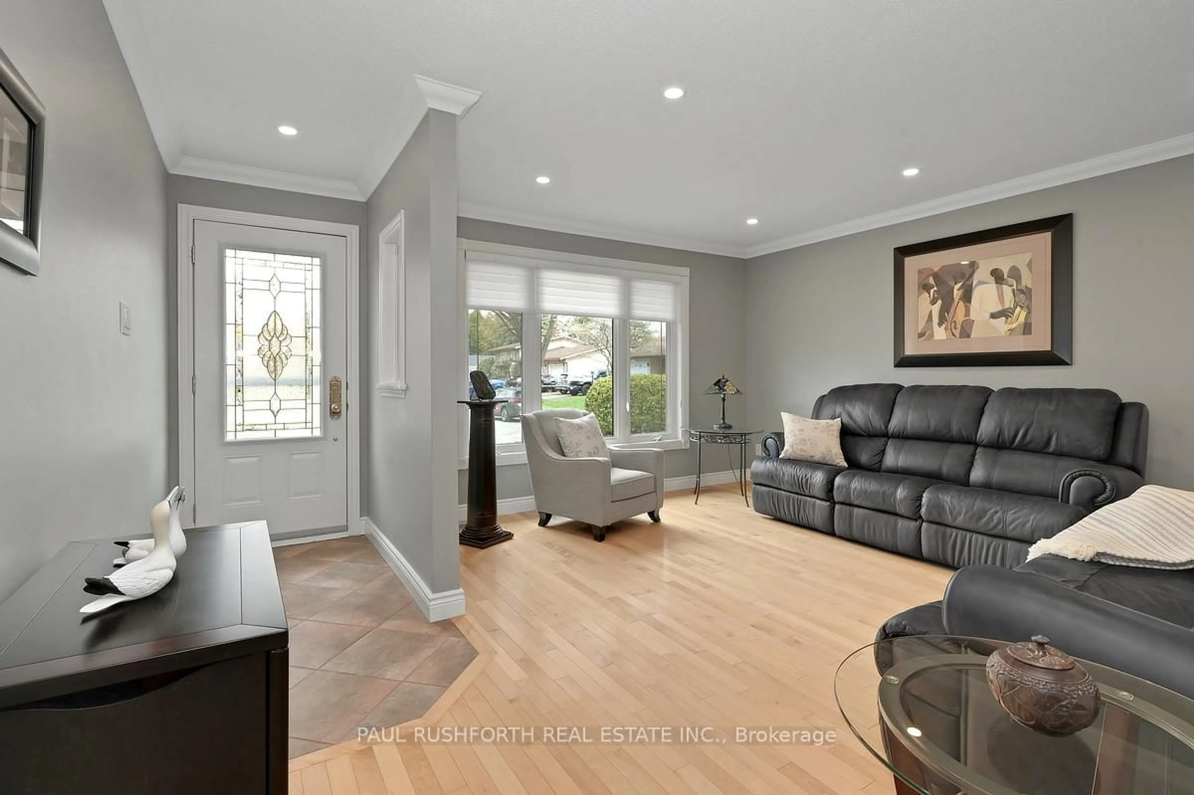 Living room with furniture, unknown for 8 Teakwood Crt, Ottawa Ontario K1K 4B4