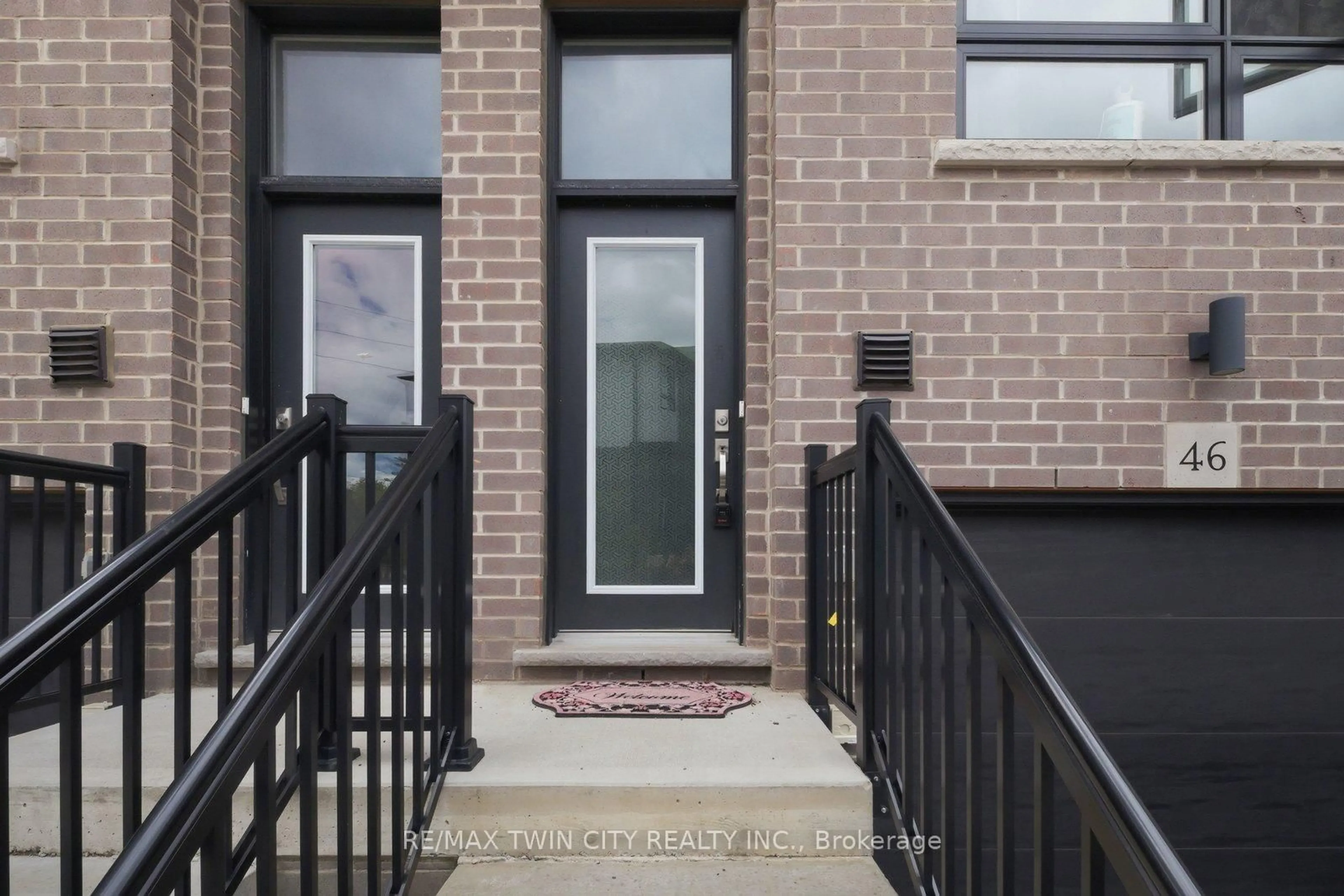 Indoor entryway for 720 Grey St #46, Brantford Ontario N3S 0K2