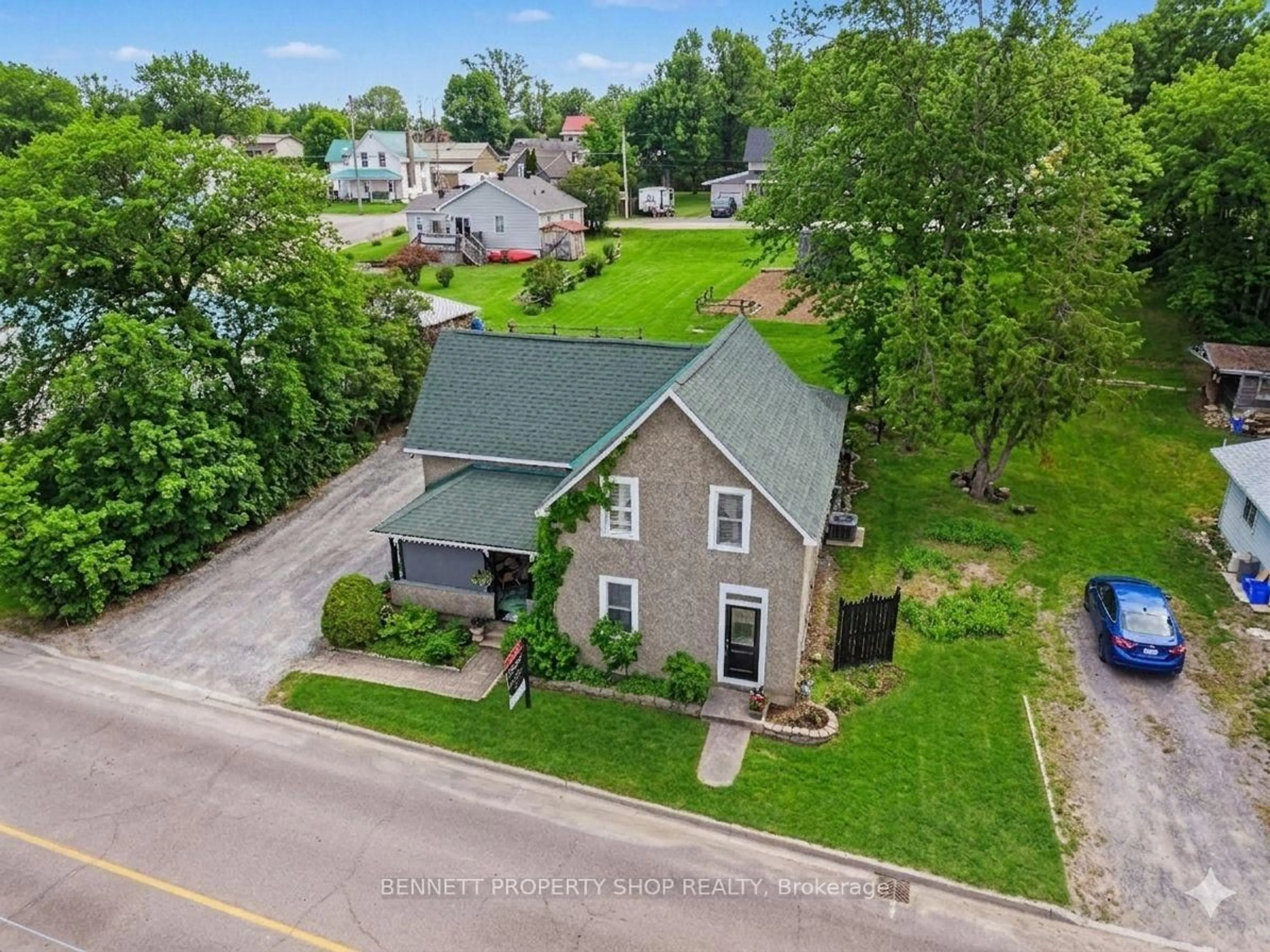 A pic from outside/outdoor area/front of a property/back of a property/a pic from drone, street for 827 River Rd, Braeside Ontario K0A 1G0