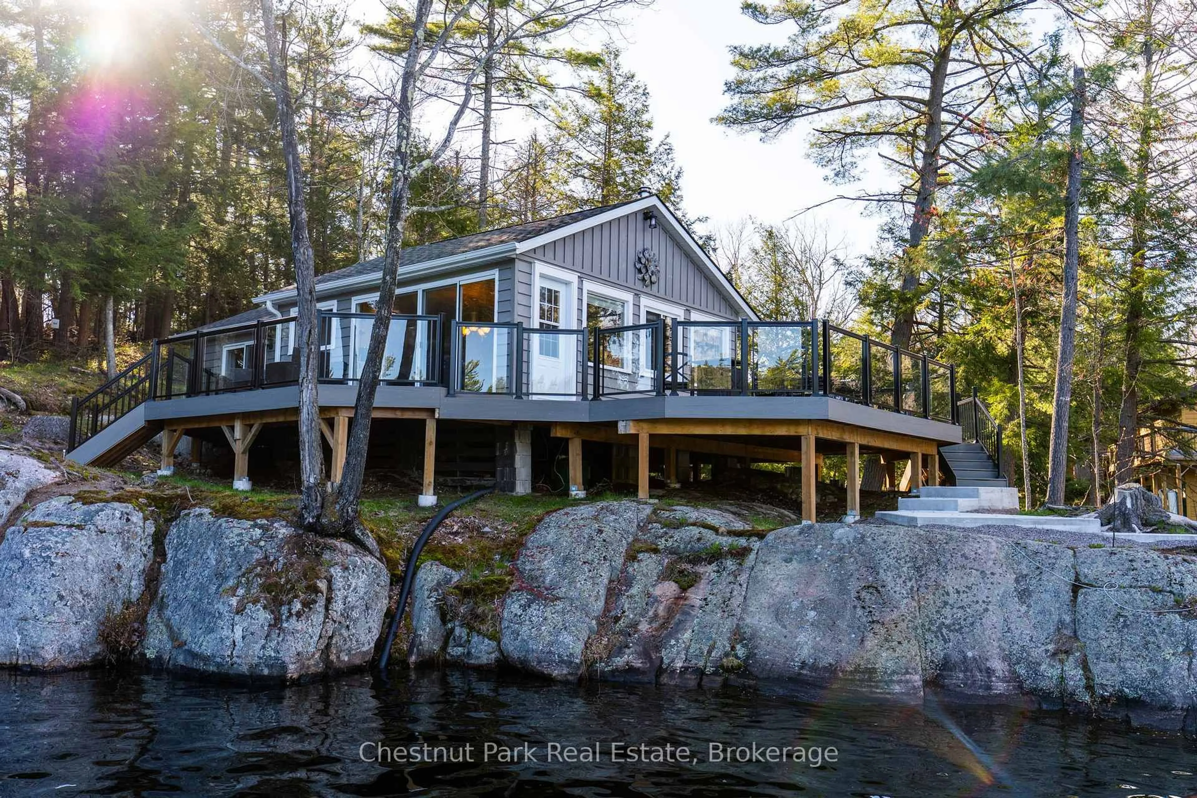 Home with vinyl exterior material, water/lake/river/ocean view for 16 Stewart-King Rd, The Archipelago Ontario P2A 2W7