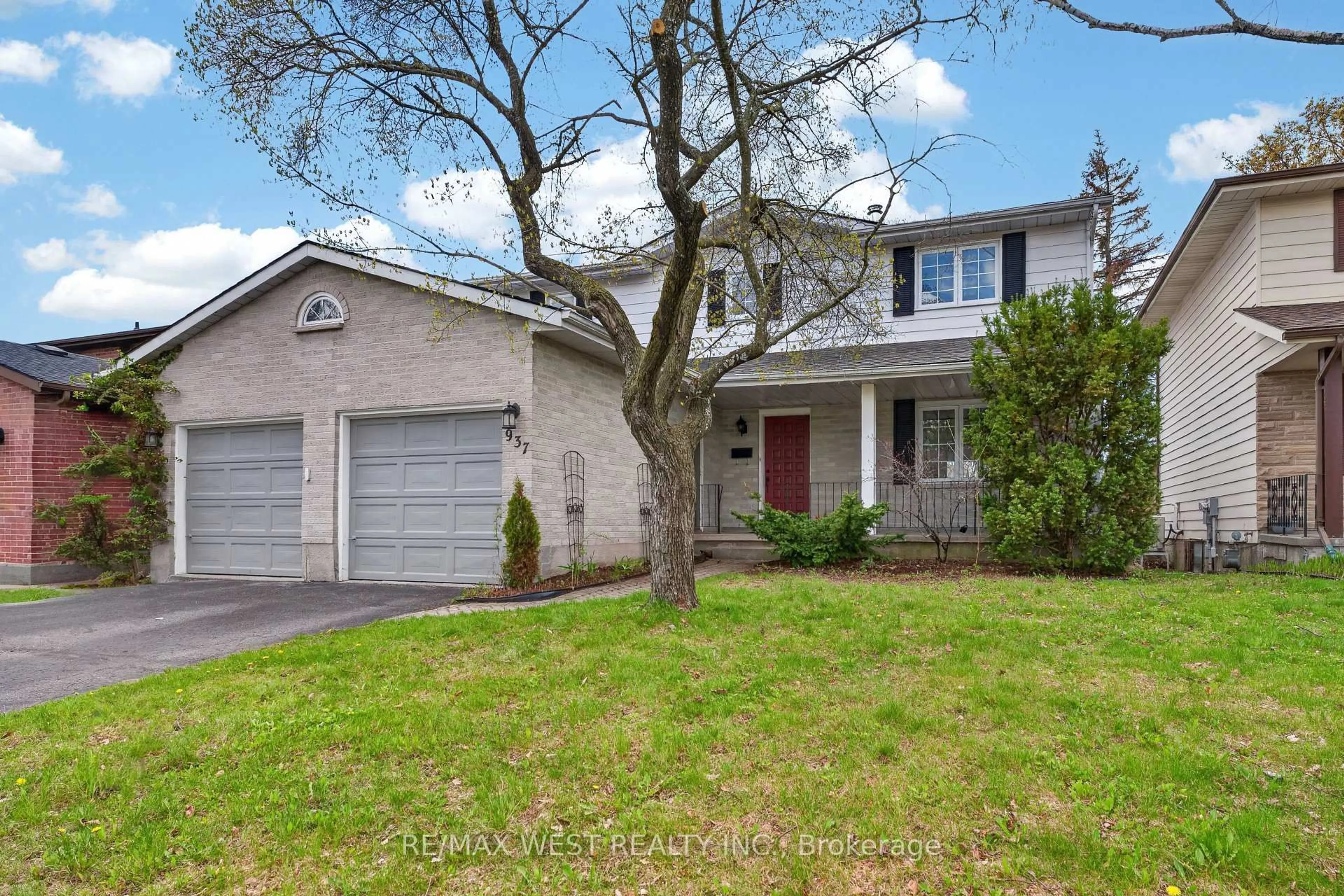 Home with vinyl exterior material, street for 937 Alpine Crt, Kingston Ontario K7P 1N8