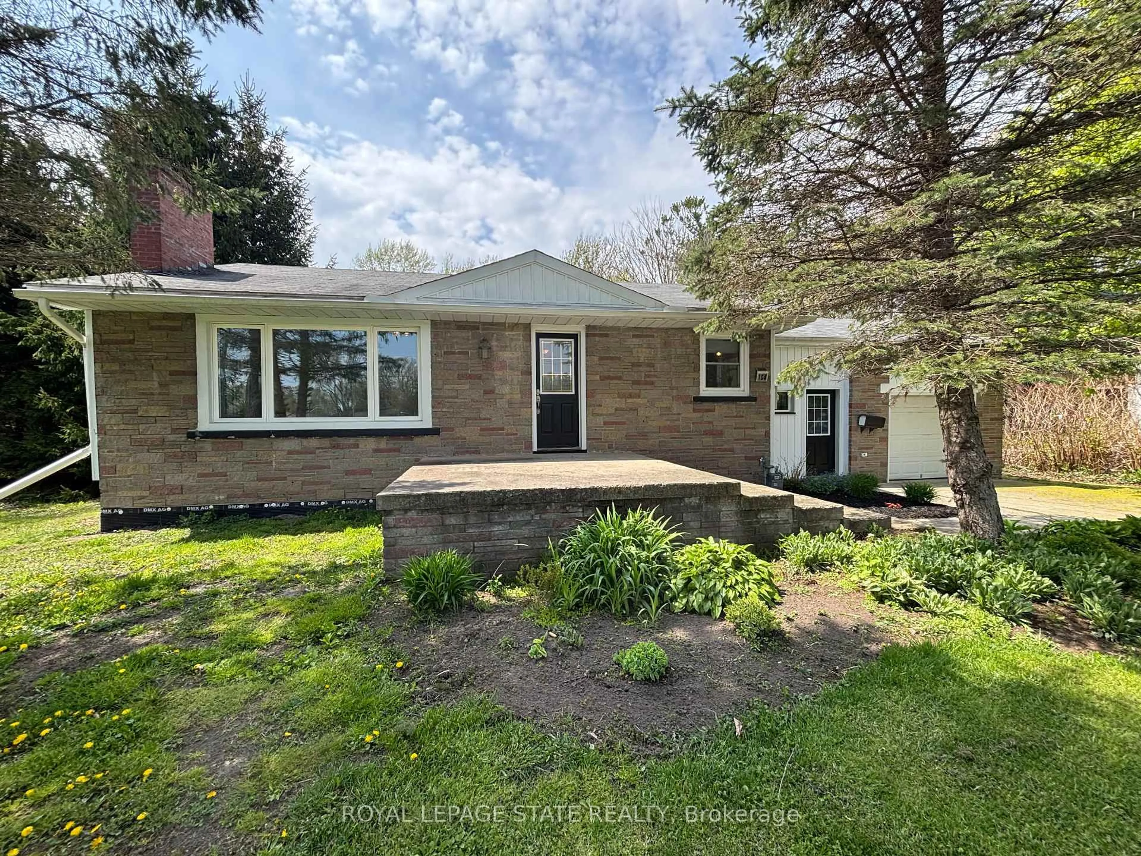 Home with brick exterior material, street for 104 Diltz Rd, Haldimand Ontario N1A 2V5