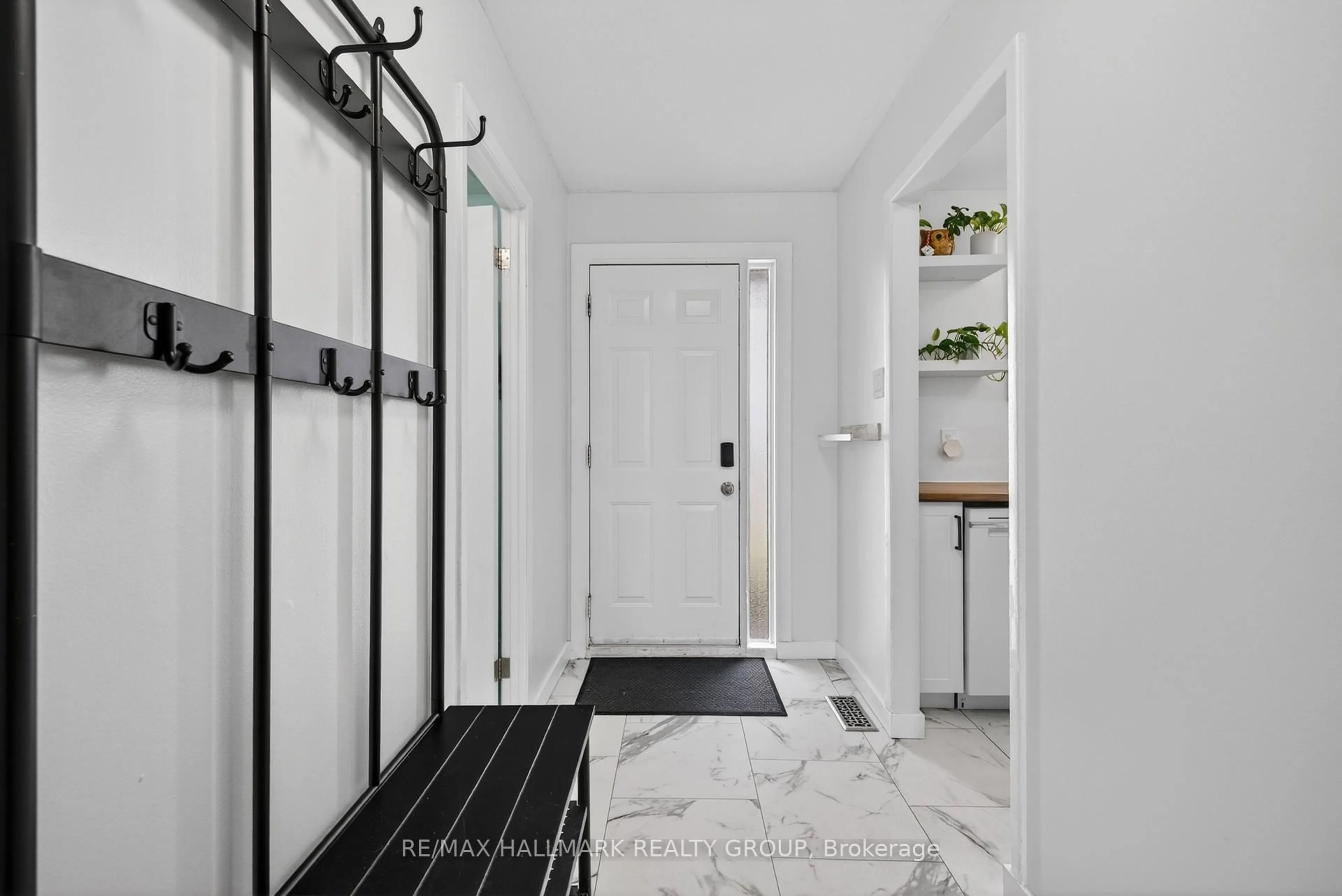 Indoor entryway for 89 Bellman Dr #Unit #58, Ottawa Ontario K2H 8S4