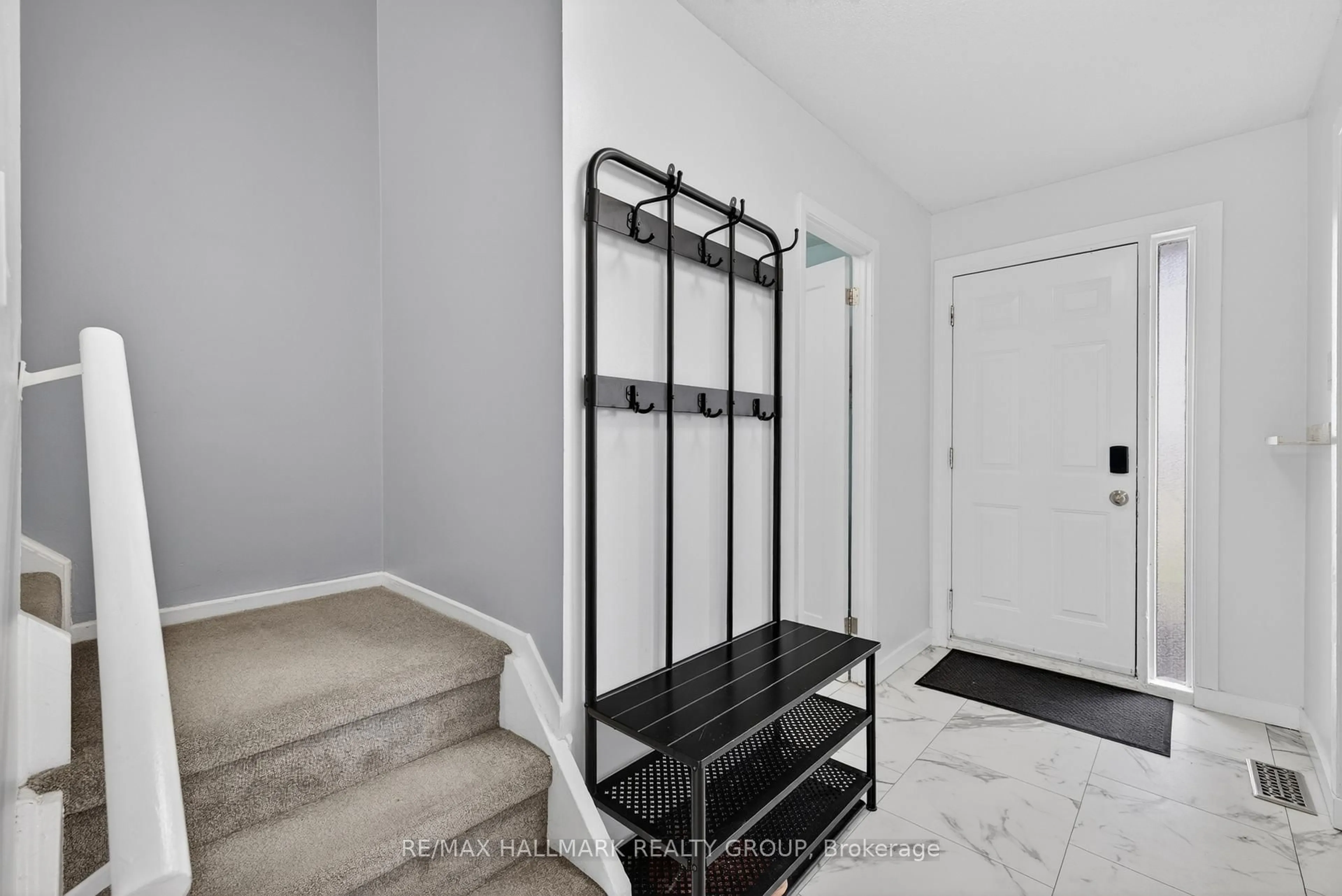 Indoor entryway for 89 Bellman Dr #Unit #58, Ottawa Ontario K2H 8S4