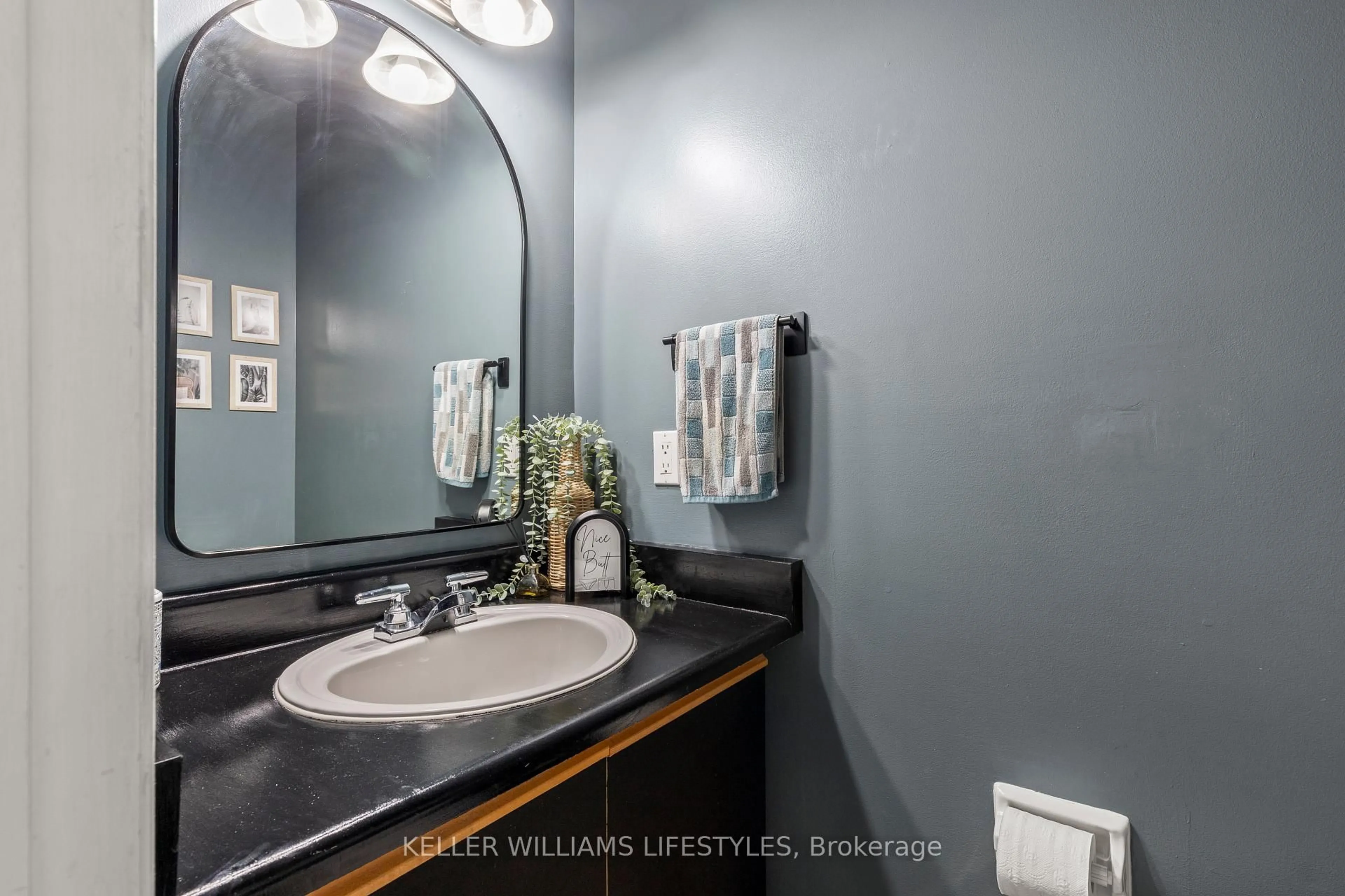 Standard bathroom, ceramic/tile floor for 110 Deveron Cres #40, London South Ontario N5Z 4W7