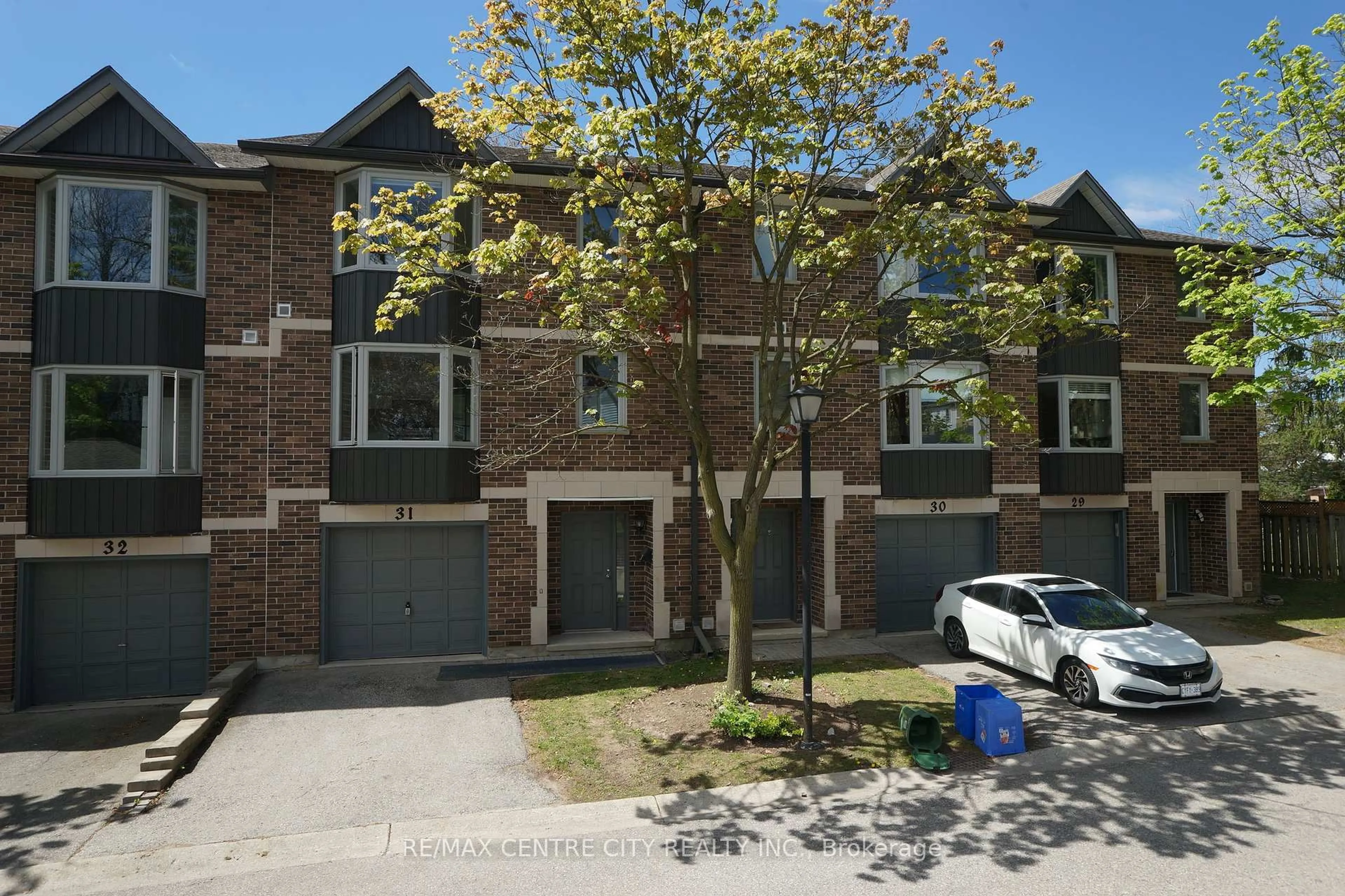 A pic from outside/outdoor area/front of a property/back of a property/a pic from drone, street for 1548 Richmond St #31, London North Ontario N6G 4W8
