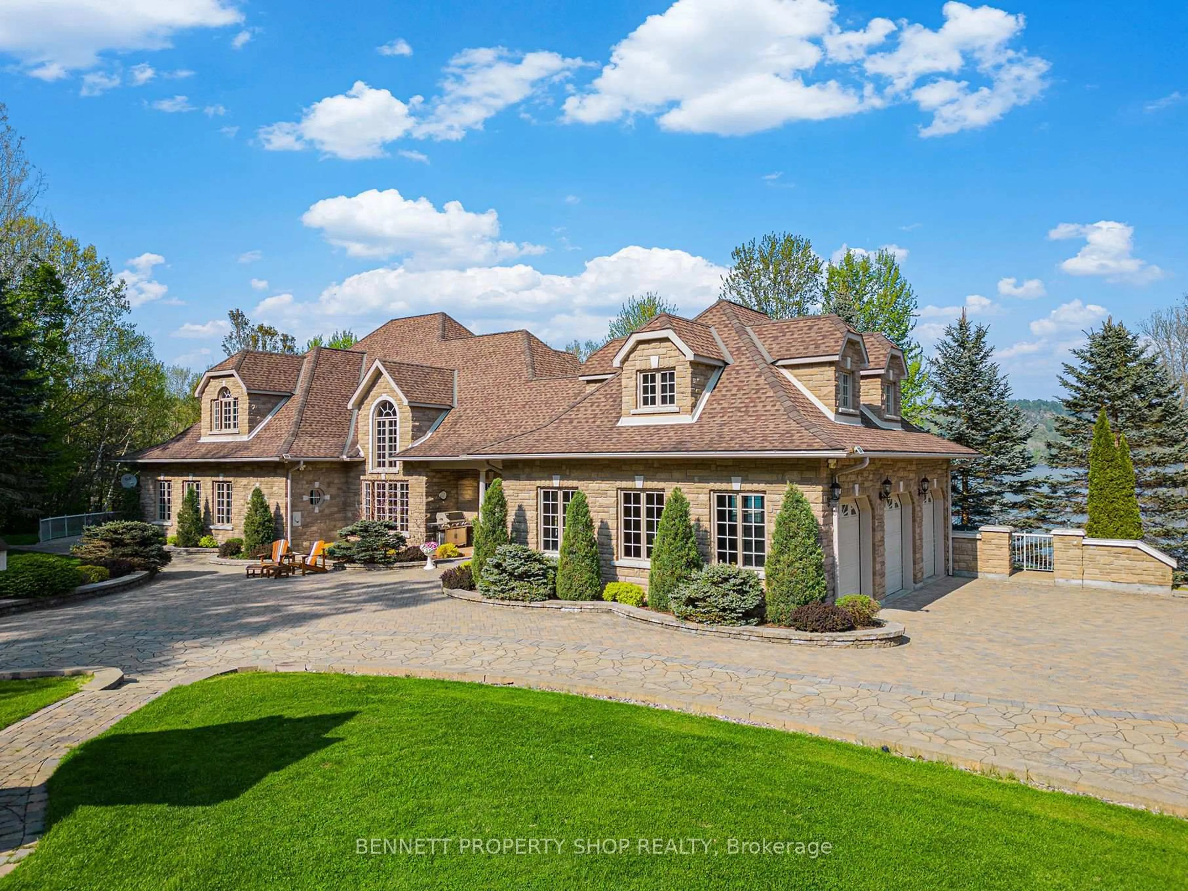 A pic from outside/outdoor area/front of a property/back of a property/a pic from drone, unknown for 445 BALMER BAY Rd, Deep River Ontario K0J 1P0