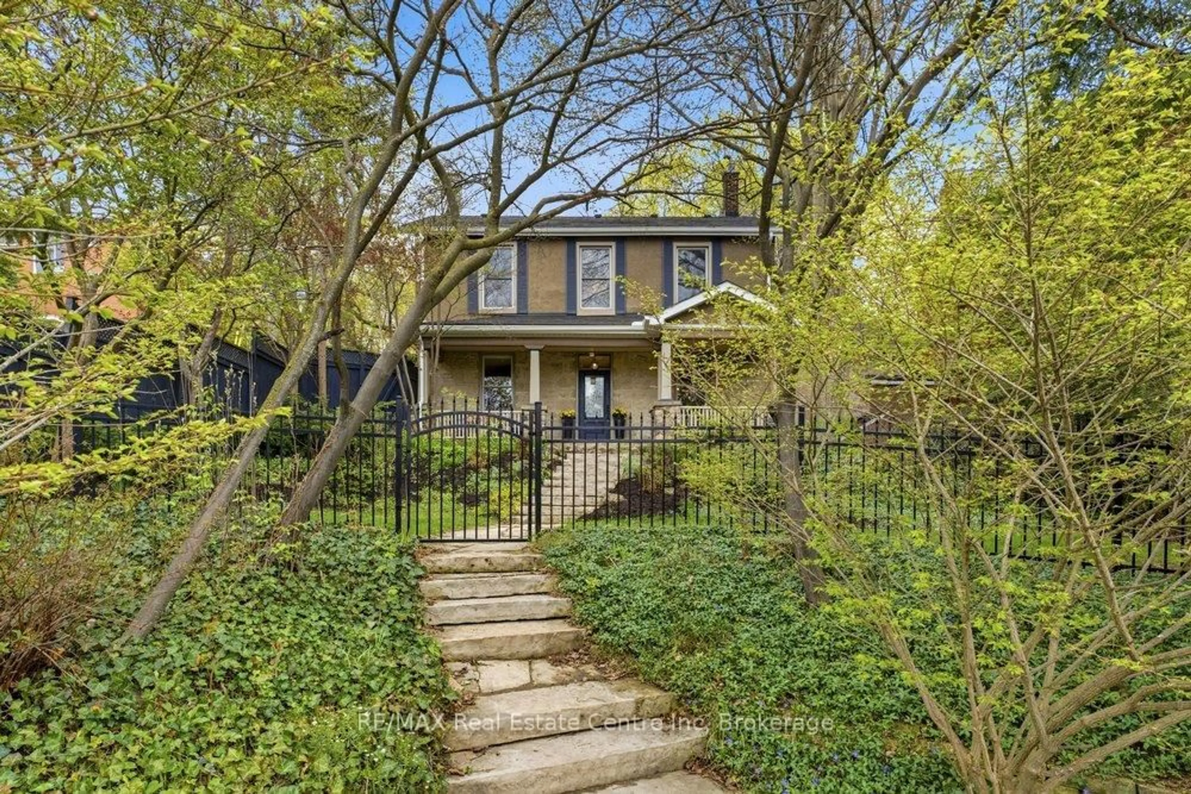 Unknown for 52 Queen St, Guelph Ontario N1E 4R7