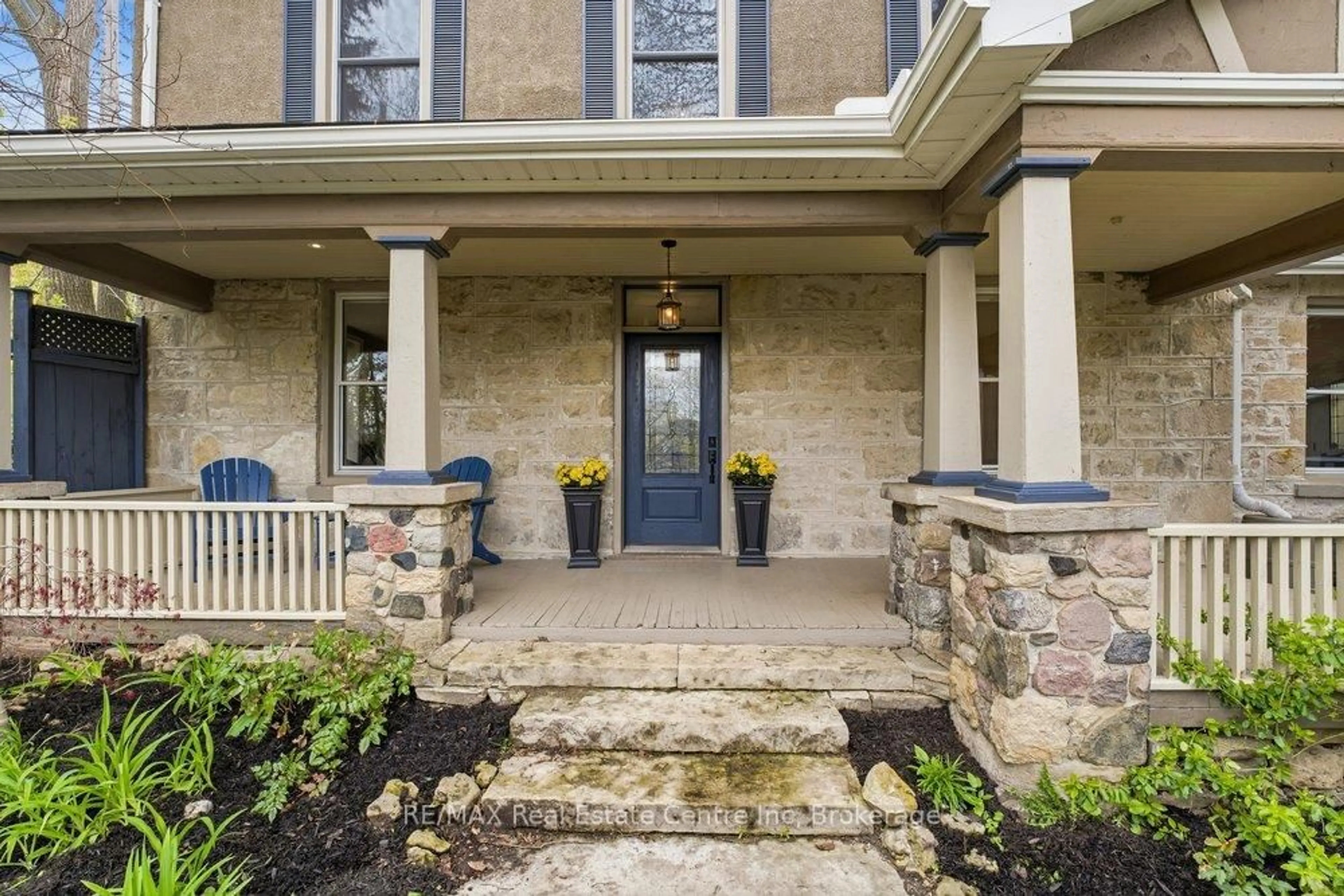 Indoor entryway for 52 Queen St, Guelph Ontario N1E 4R7