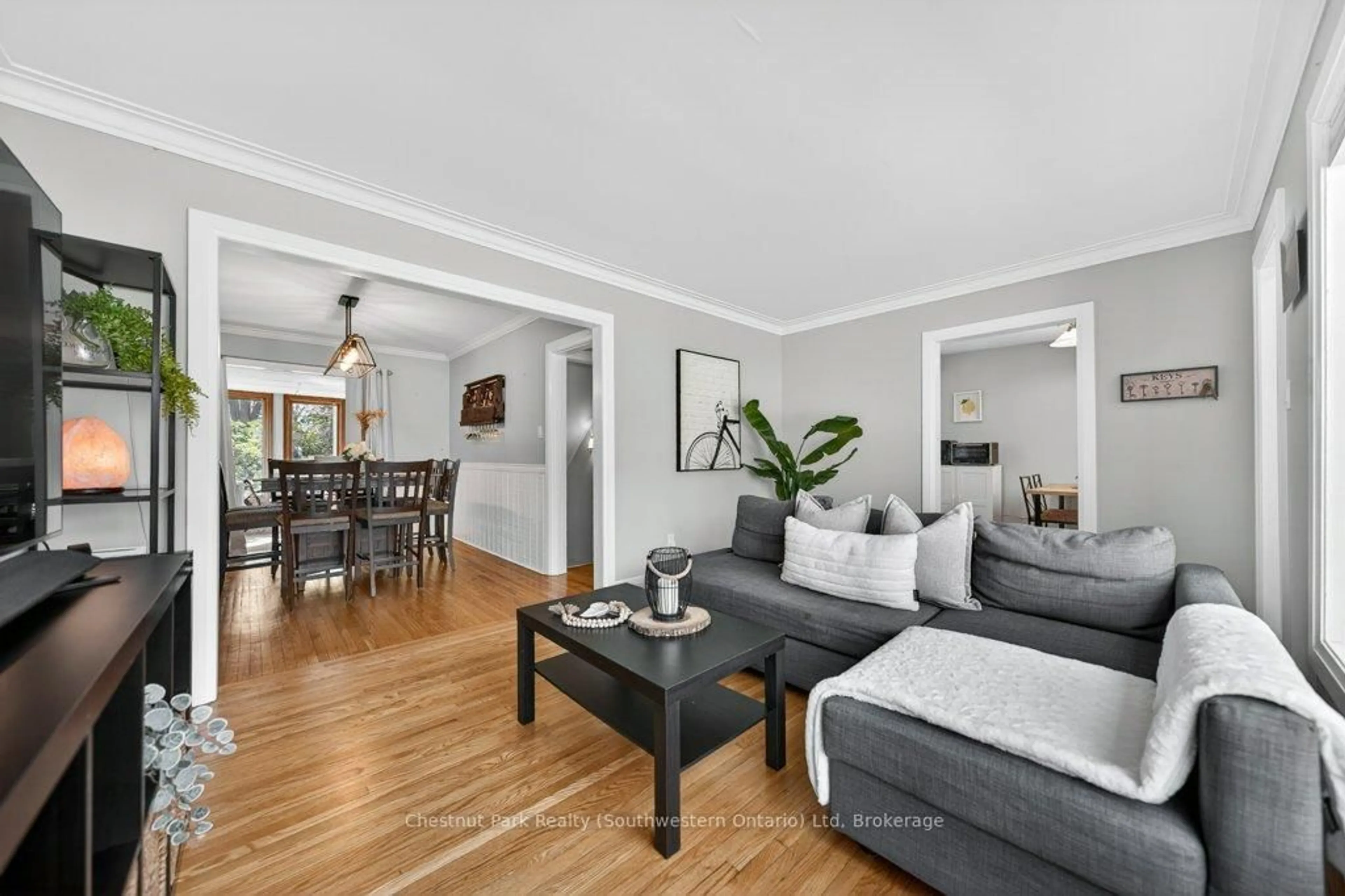 Living room with furniture, unknown for 76 Freeman Ave, Guelph Ontario N1H 4T3