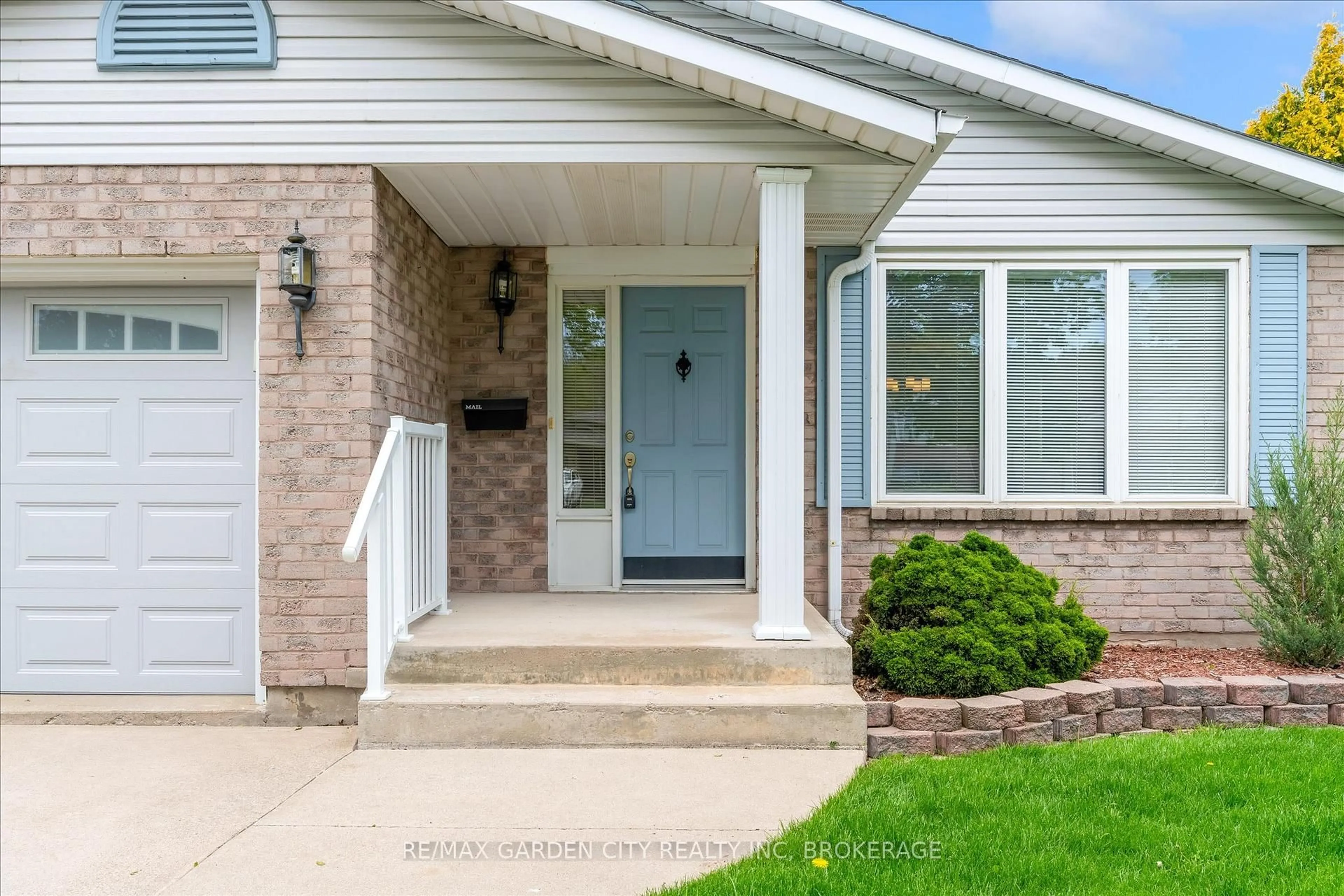 Unknown for 71 Hazel St, St. Catharines Ontario L2T 4B8