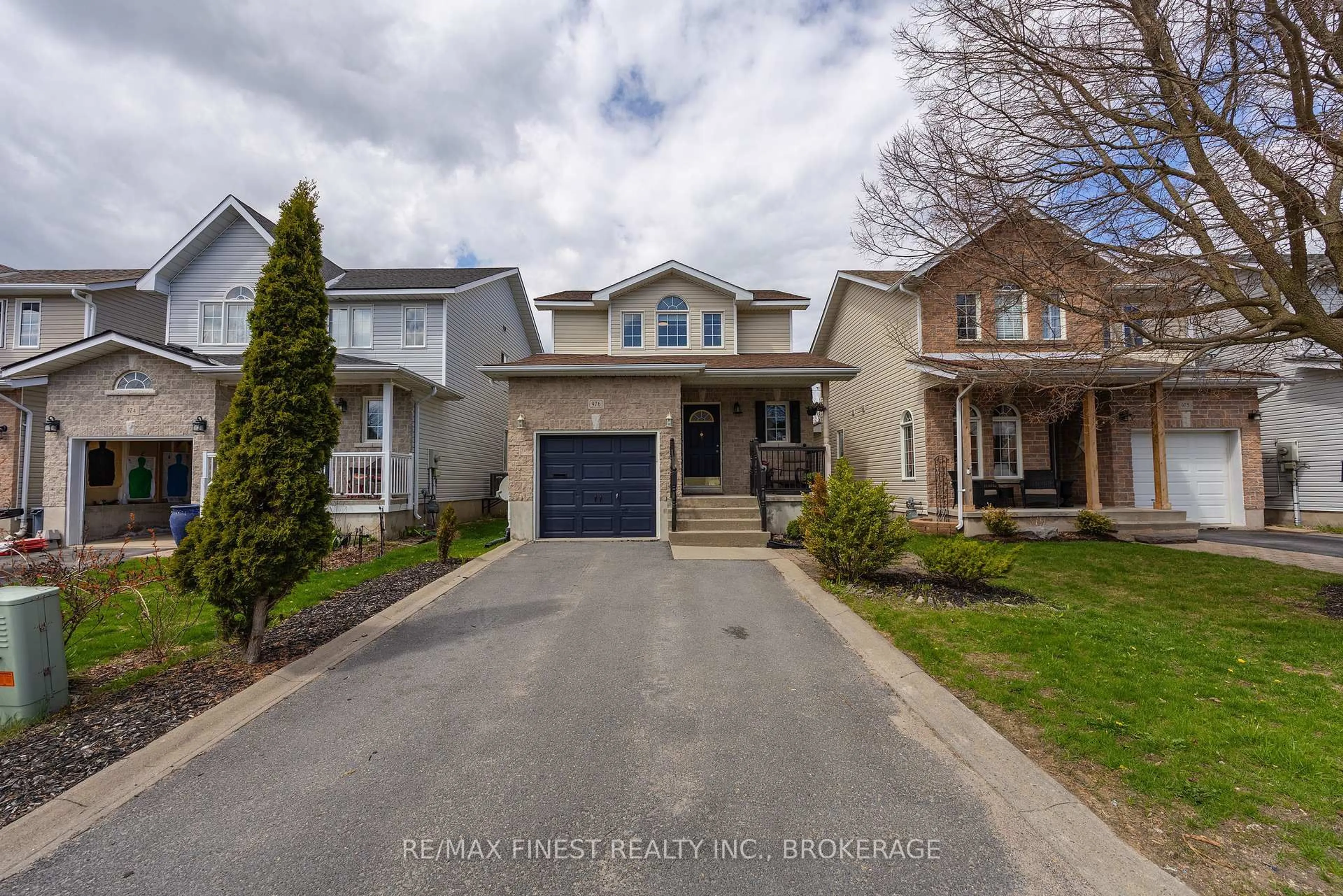 Unknown for 976 Bluffwood Ave, Kingston Ontario K7K 7K5