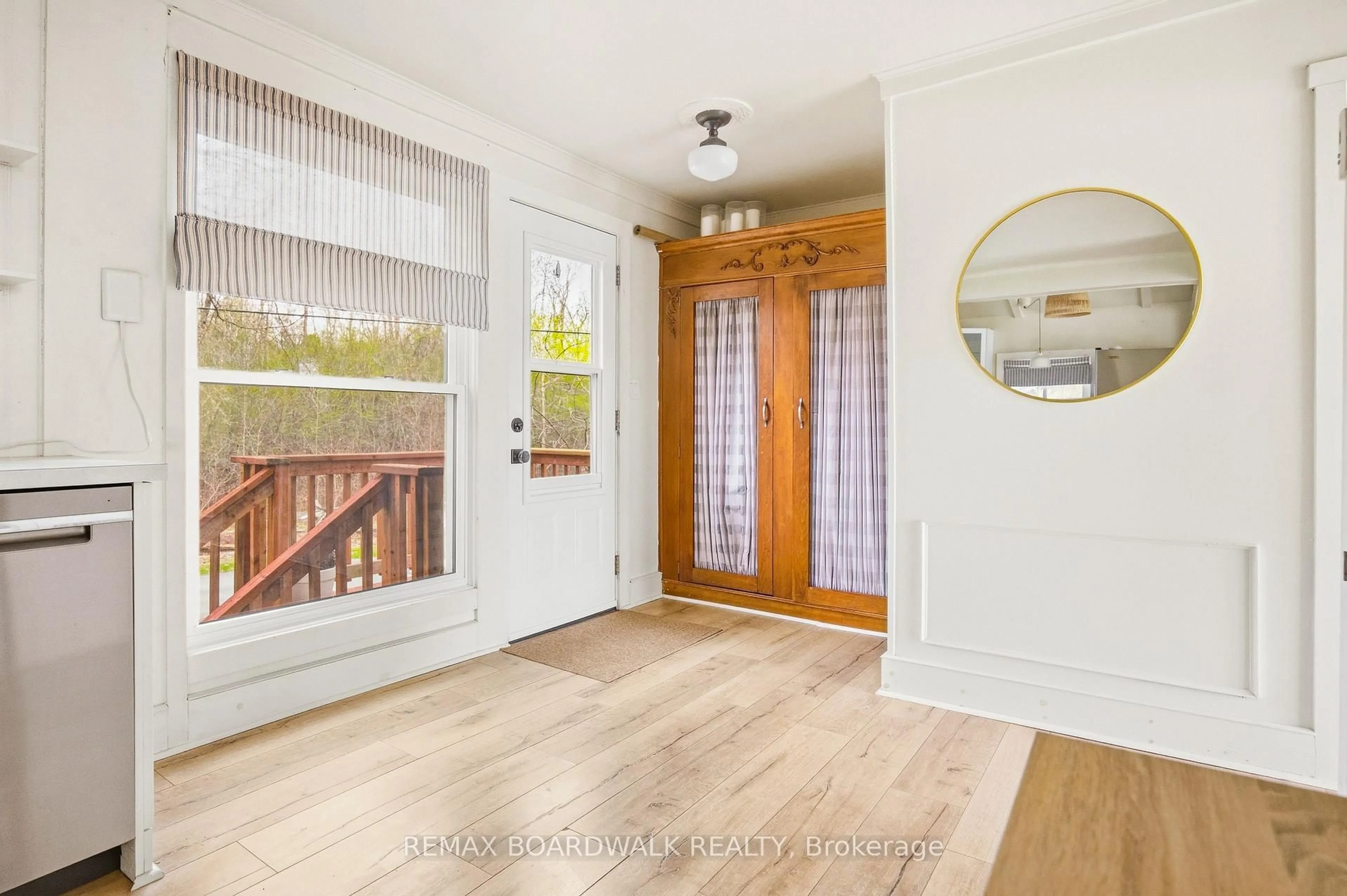 Indoor entryway for 124 Mccullough's Landing Rd, Perth Ontario K7H 0J3