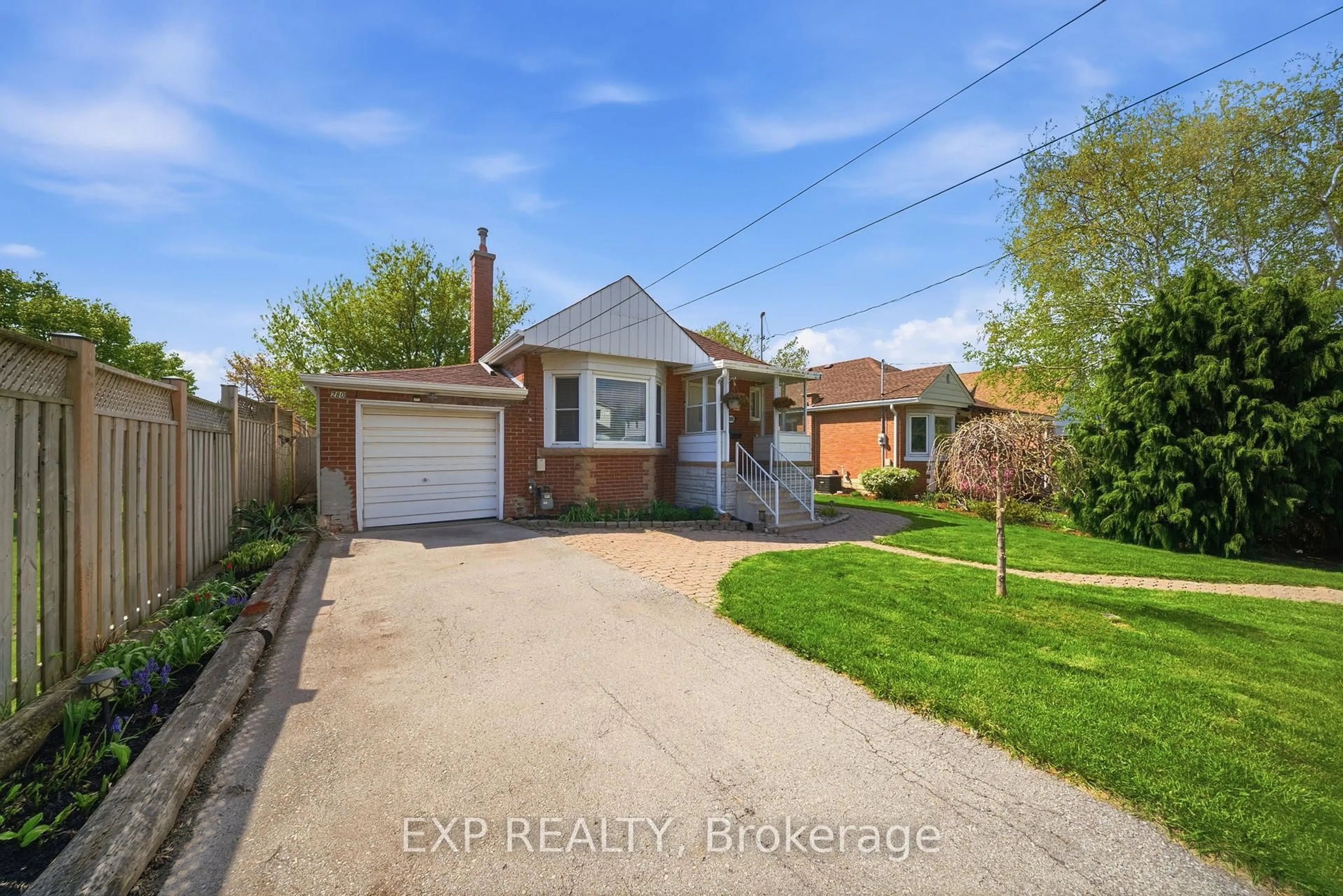 A pic from outside/outdoor area/front of a property/back of a property/a pic from drone, street for 280 East 11th St, Hamilton Ontario L9A 3T7
