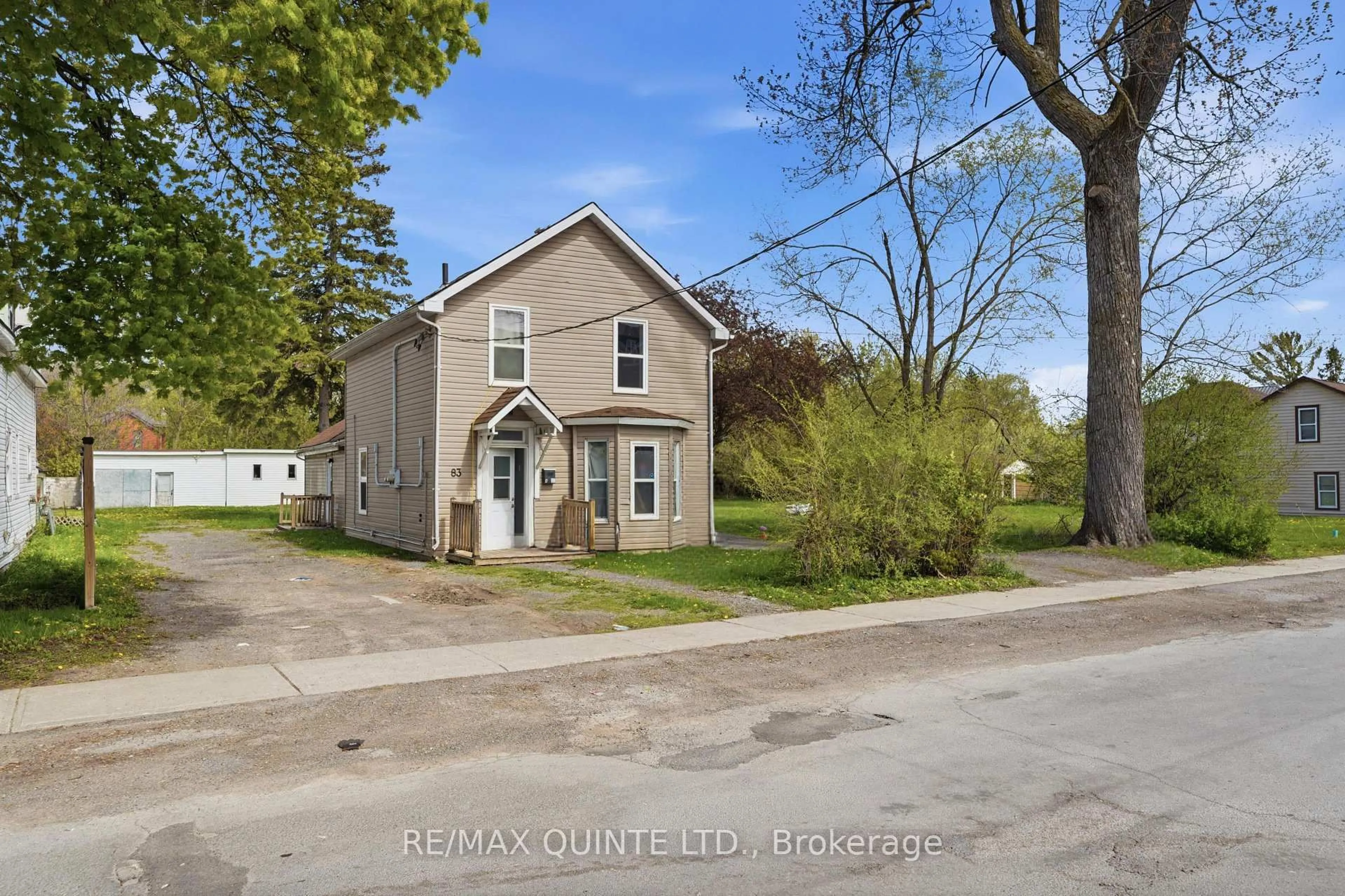 A pic from outside/outdoor area/front of a property/back of a property/a pic from drone, street for 83 Grier St, Belleville Ontario K8P 3A2