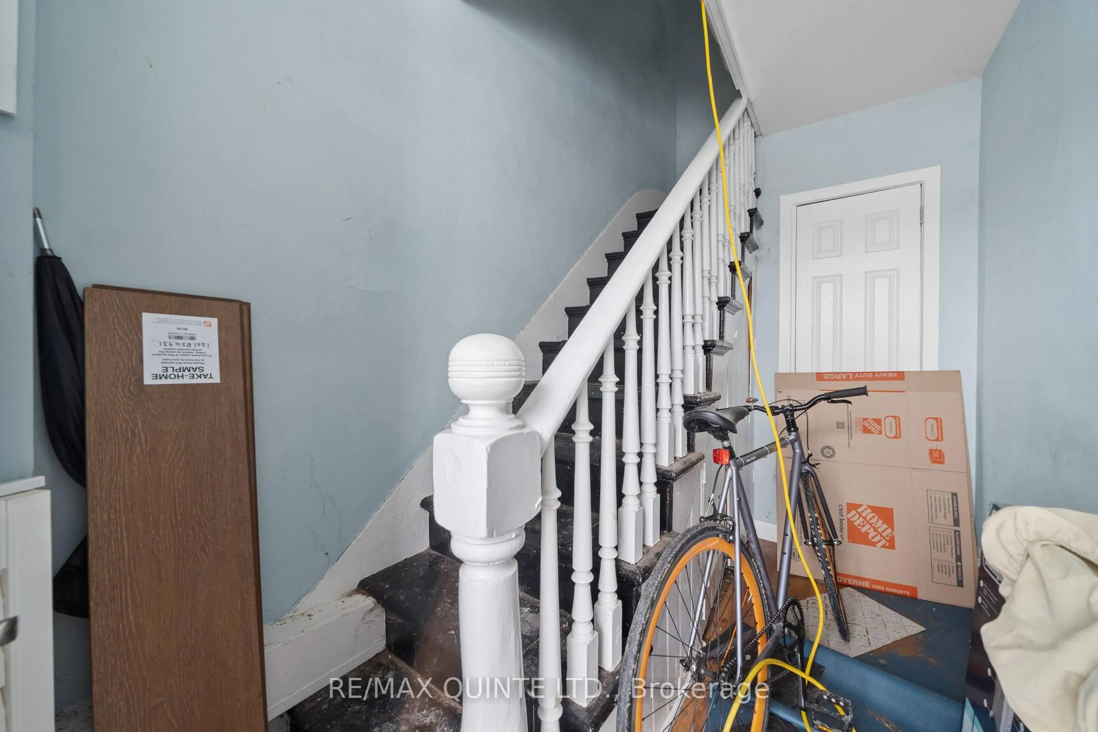 Stairs for 83 Grier St, Belleville Ontario K8P 3A2
