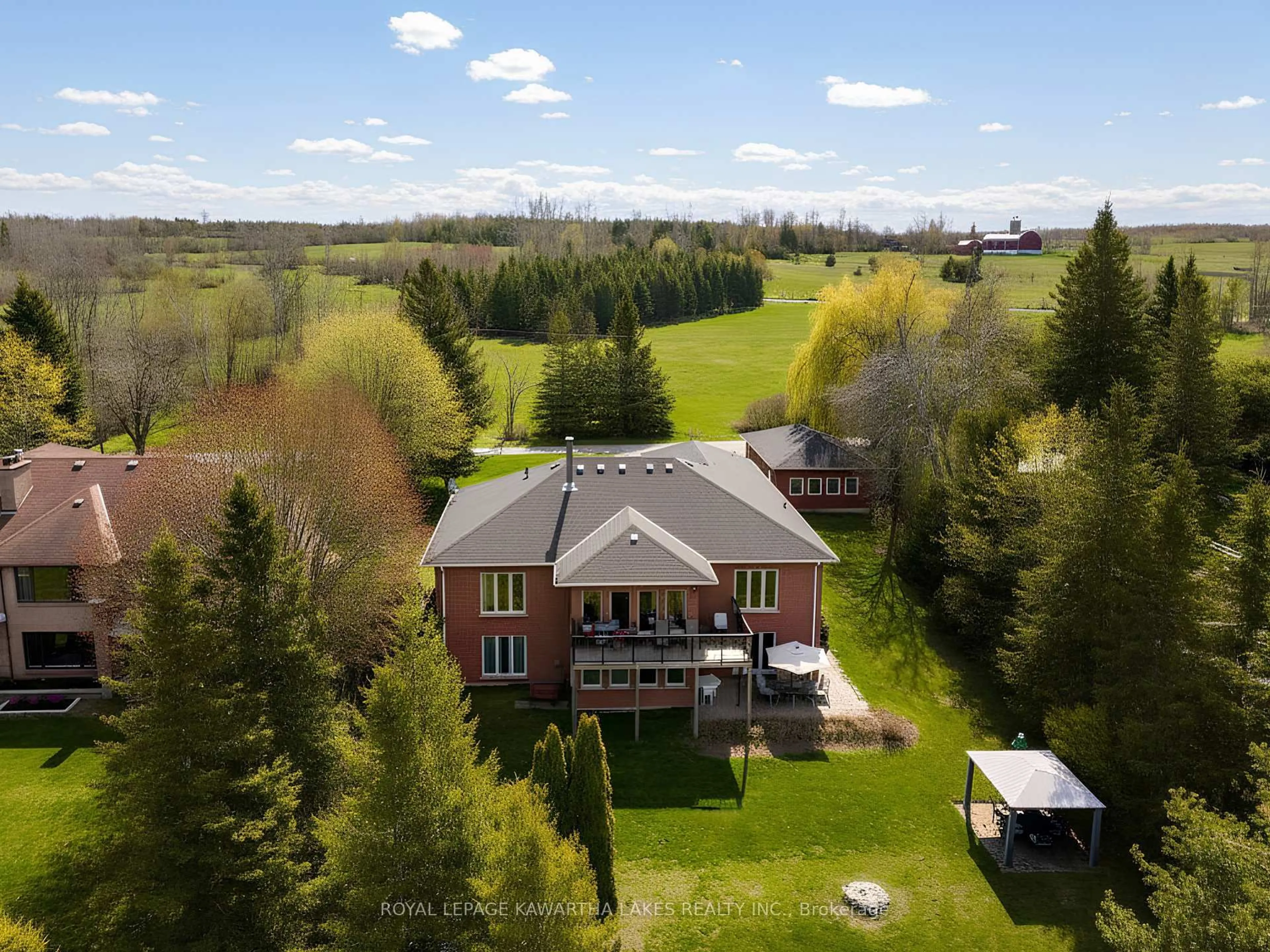 A pic from outside/outdoor area/front of a property/back of a property/a pic from drone, unknown for 21 Emerald St, Kawartha Lakes Ontario K9V 4R6