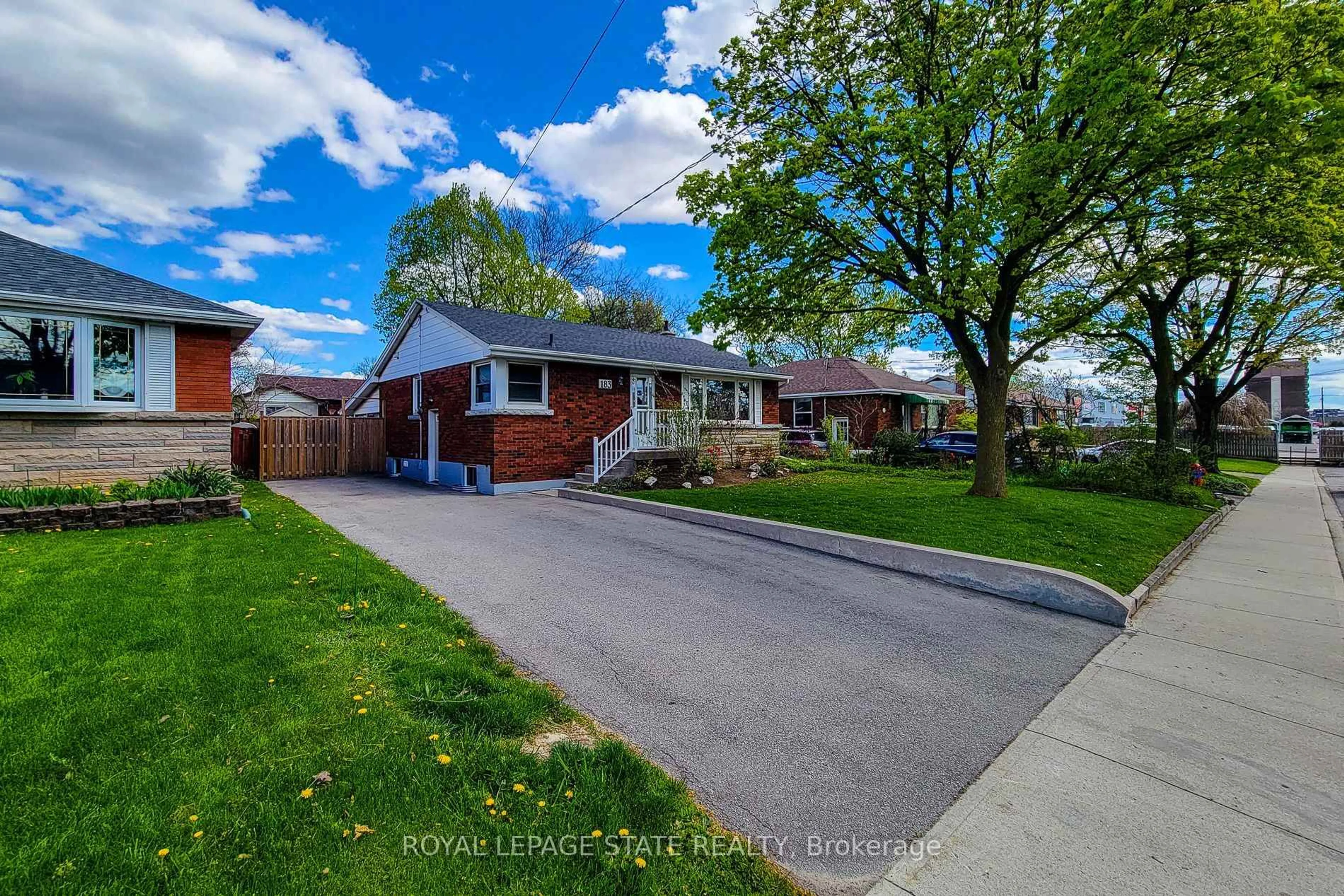 A pic from outside/outdoor area/front of a property/back of a property/a pic from drone, street for 183 Allenby Ave, Hamilton Ontario L9A 2V1