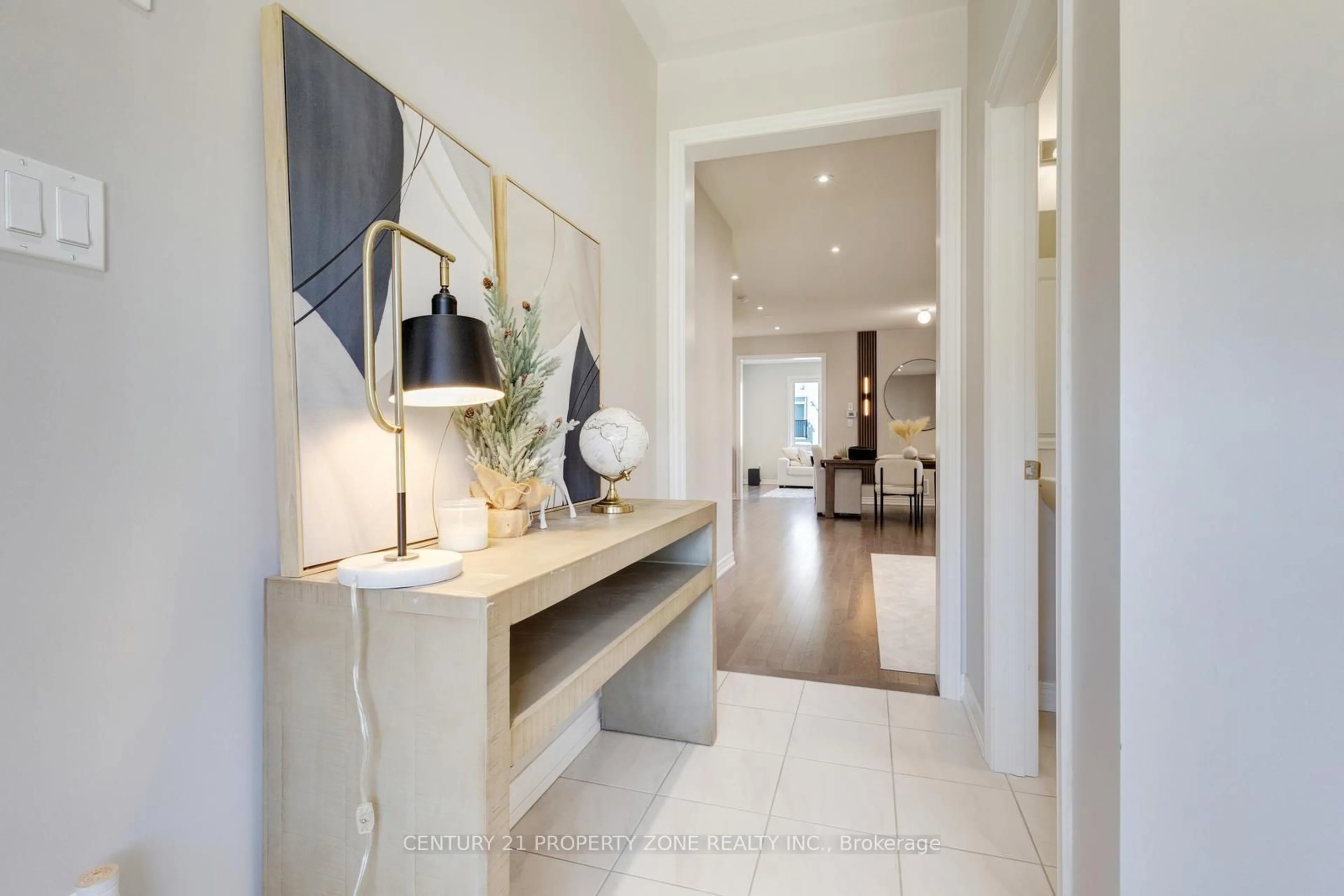Indoor entryway for 164 limestone Lane, Shelburne Ontario L9V 3Y3