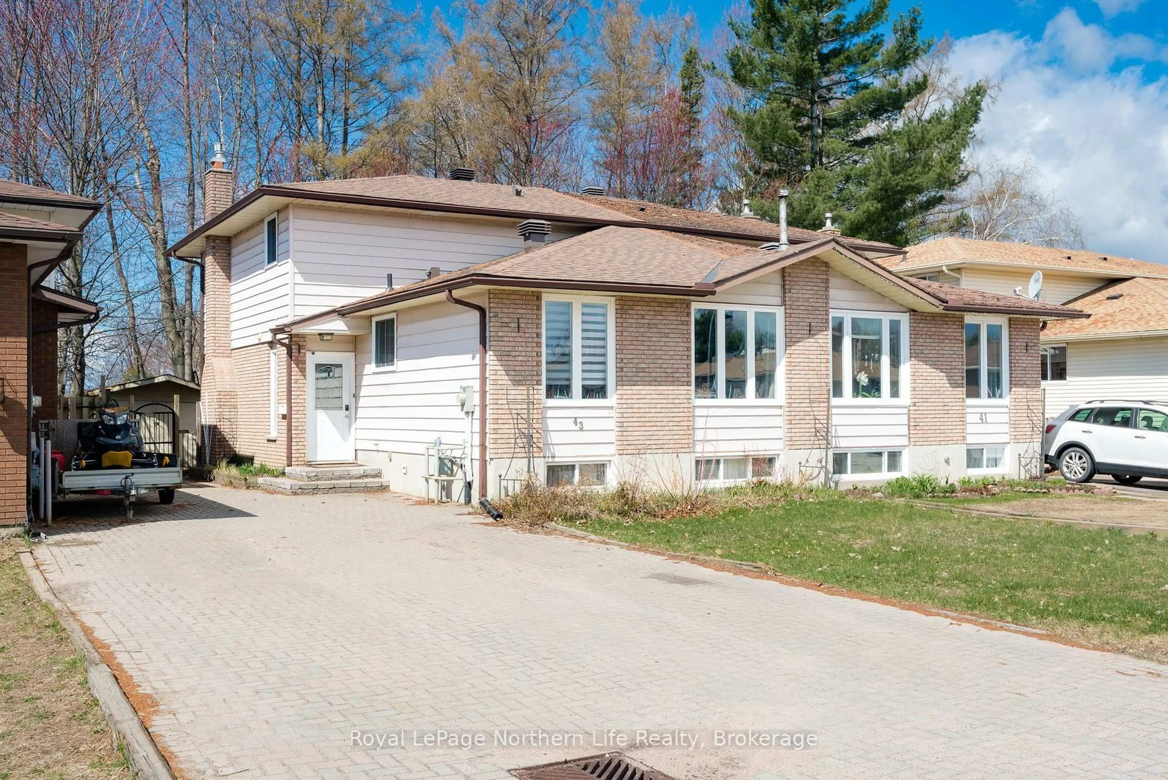 Unknown for 43 Harris Dr, North Bay Ontario P1A 3Z1