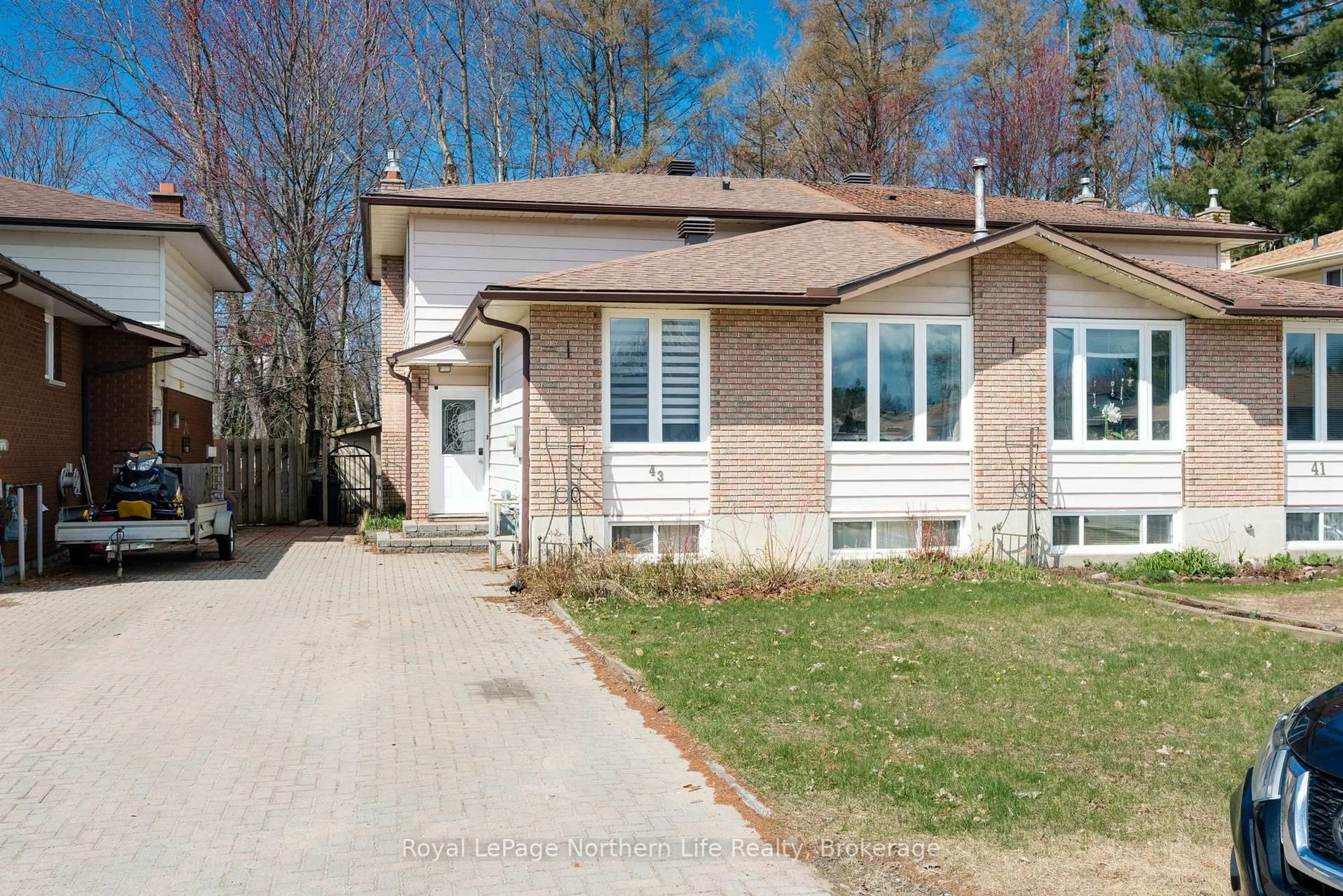Unknown for 43 Harris Dr, North Bay Ontario P1A 3Z1