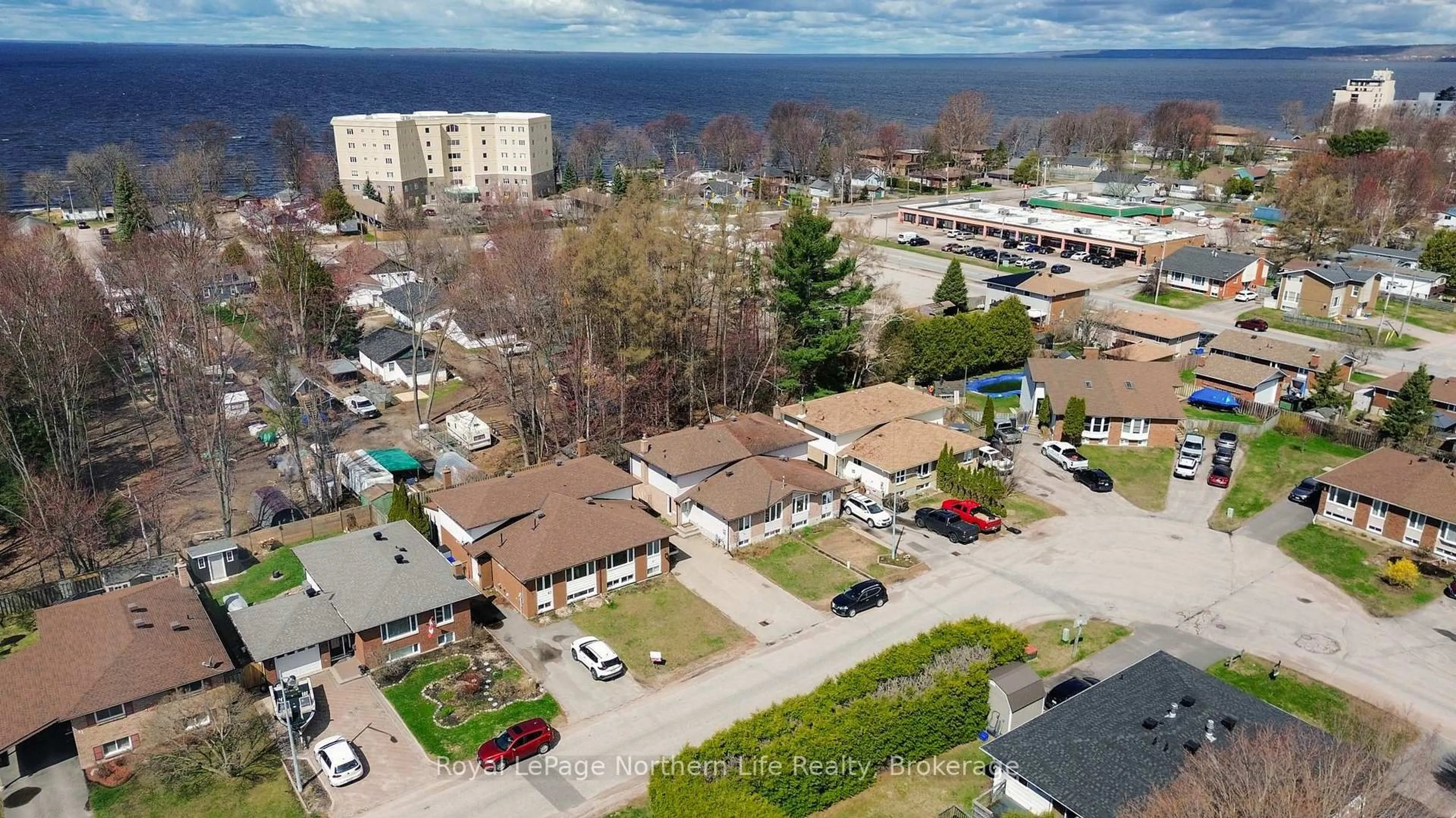 A pic from outside/outdoor area/front of a property/back of a property/a pic from drone, unknown for 43 Harris Dr, North Bay Ontario P1A 3Z1