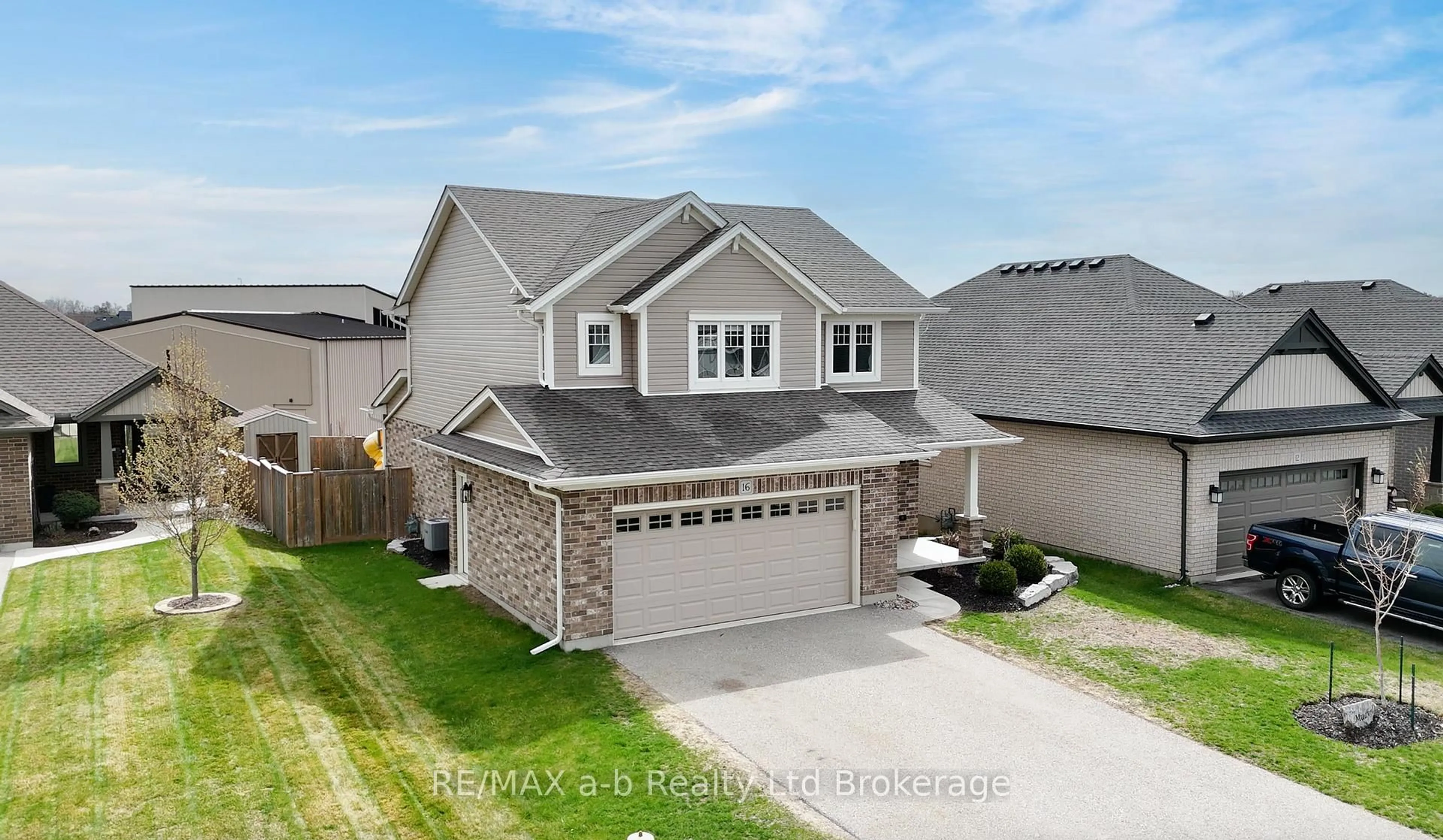A pic from outside/outdoor area/front of a property/back of a property/a pic from drone, street for 16 Nancy Crt, Tillsonburg Ontario N4G 4G8
