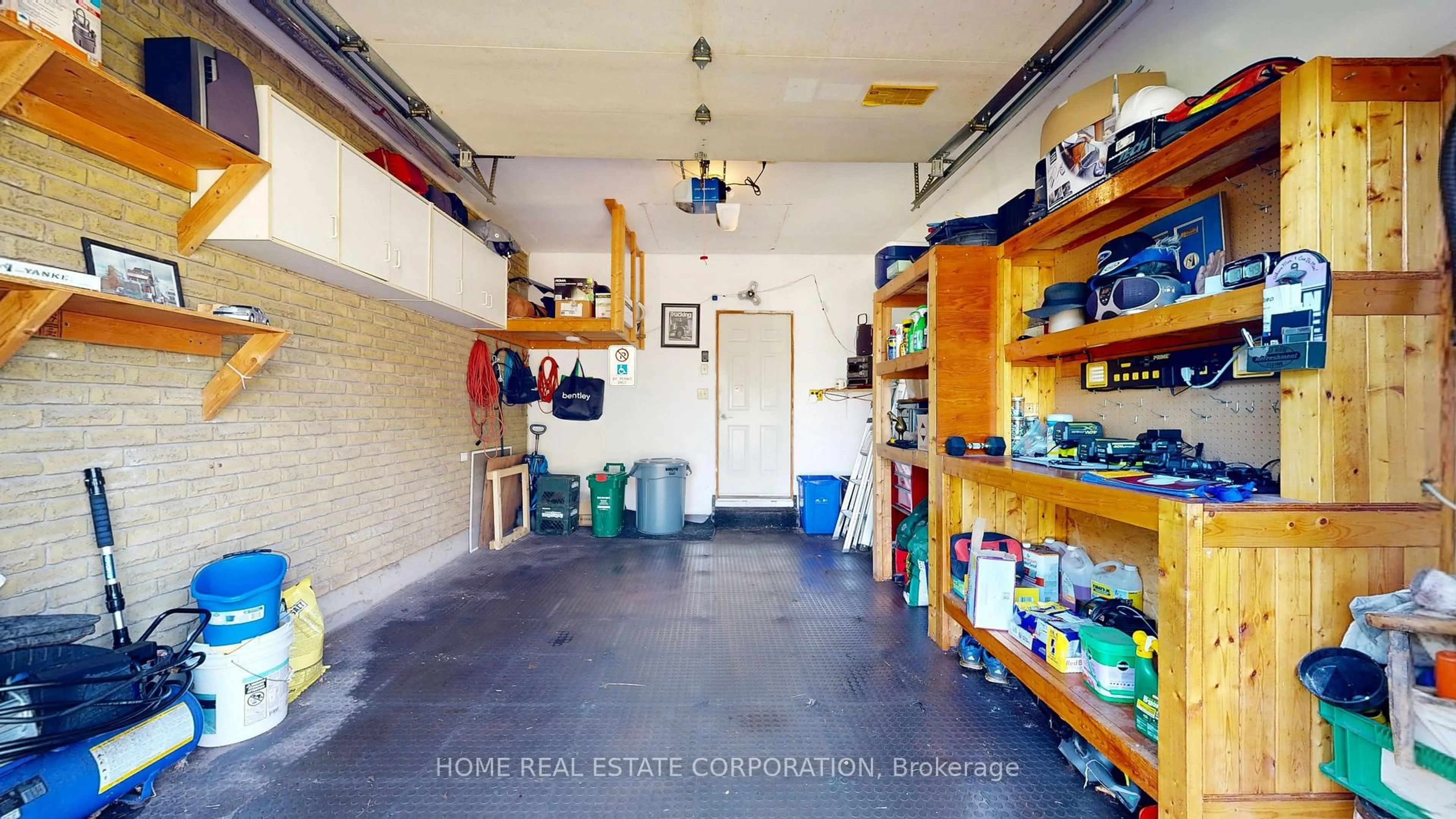 Indoor garage for 13 Rene Lane, St. Catharines Ontario L2P 3L3