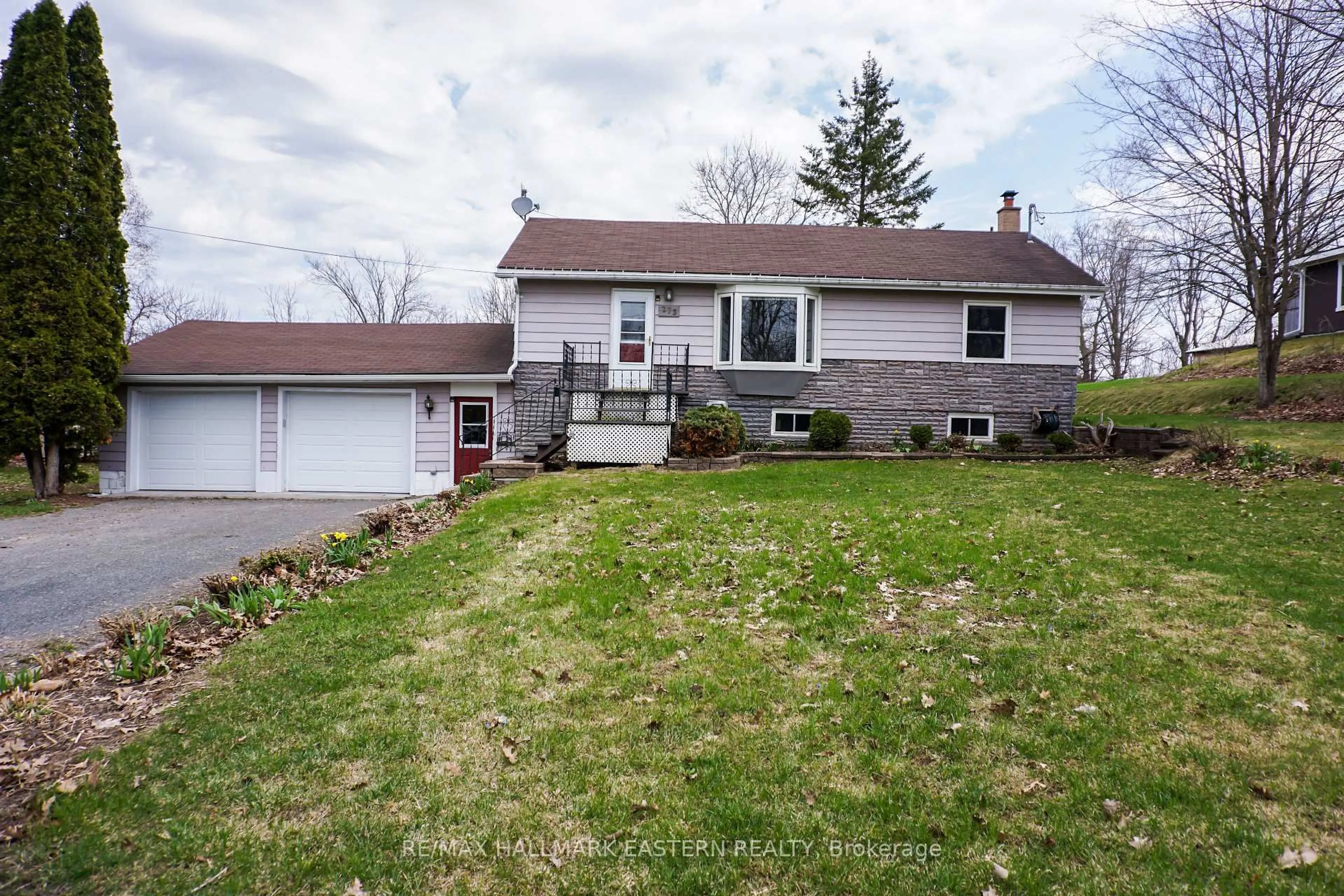 A pic from outside/outdoor area/front of a property/back of a property/a pic from drone, street for 273 Victoria St, Trent Hills Ontario K0L 1L0
