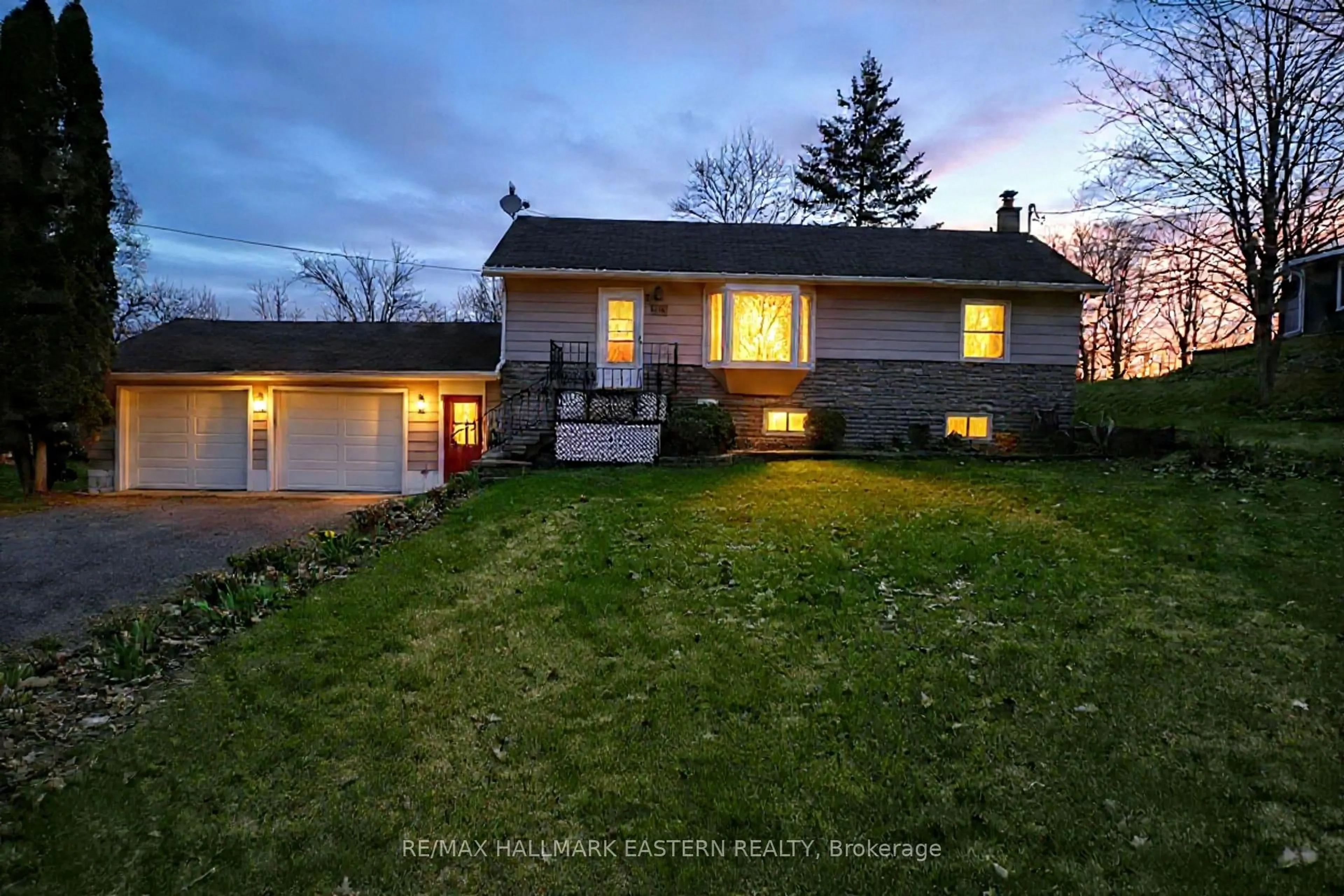 A pic from outside/outdoor area/front of a property/back of a property/a pic from drone, street for 273 Victoria St, Trent Hills Ontario K0L 1L0